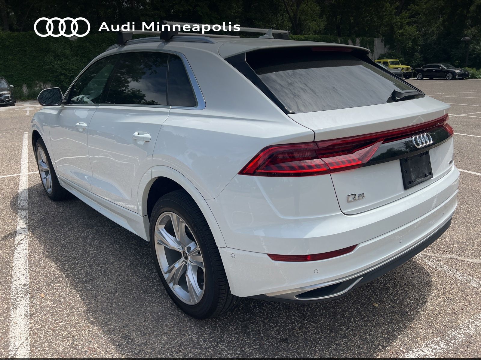 Thumbnail: 2023 Audi Q8 - 9