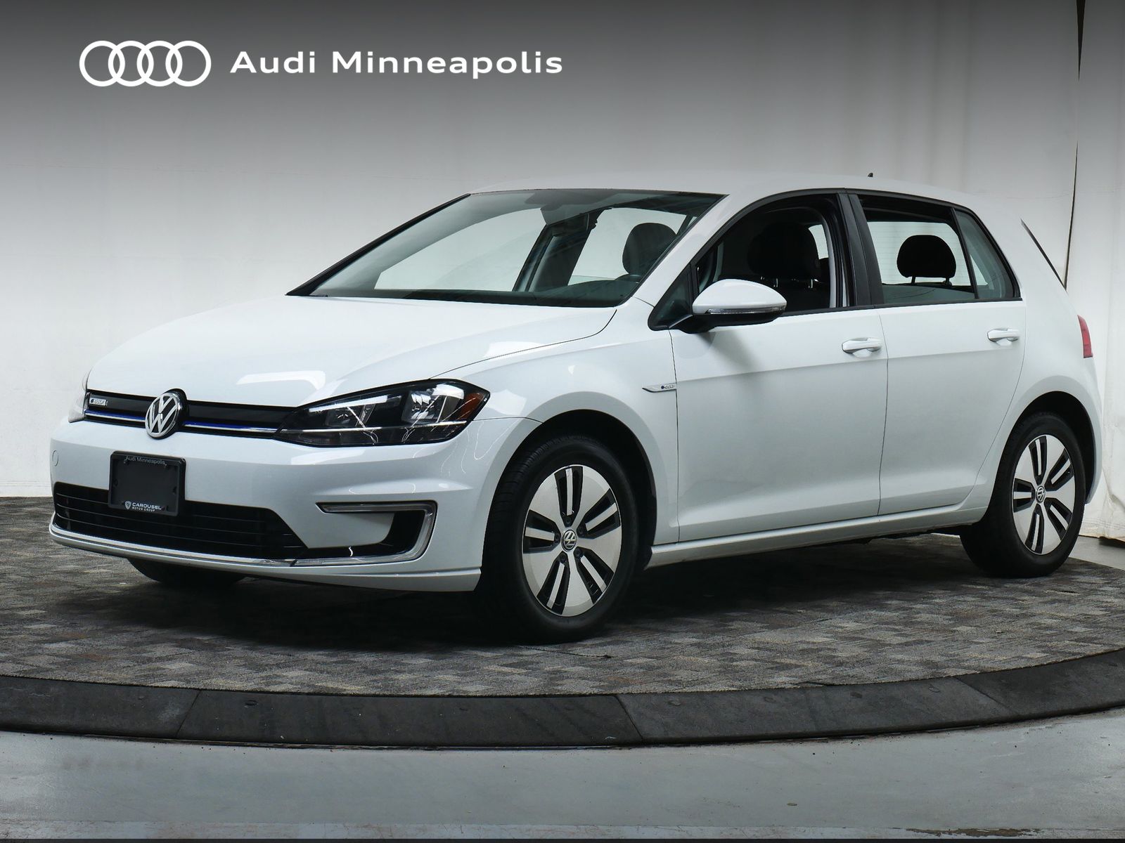 2018 Volkswagen e-Golf SE -
                  Golden Valley, MN