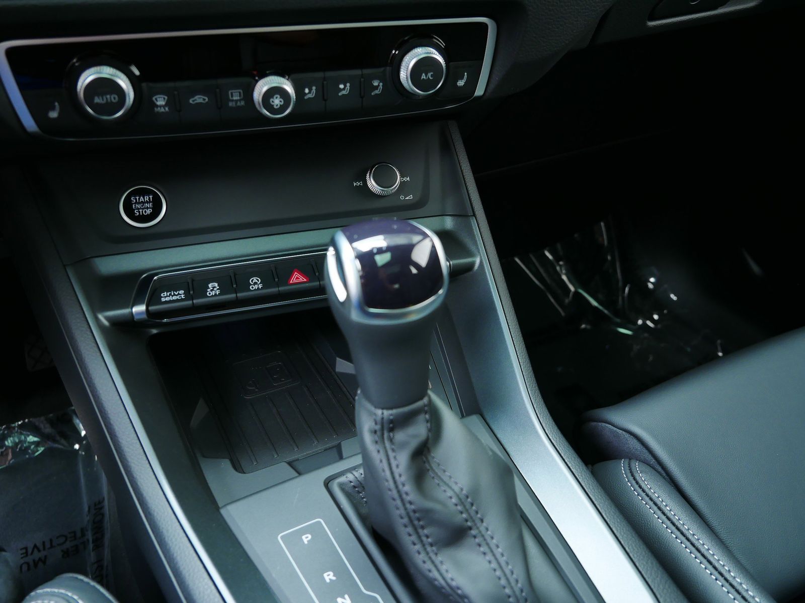 Thumbnail: 2025 Audi Q3 - 15