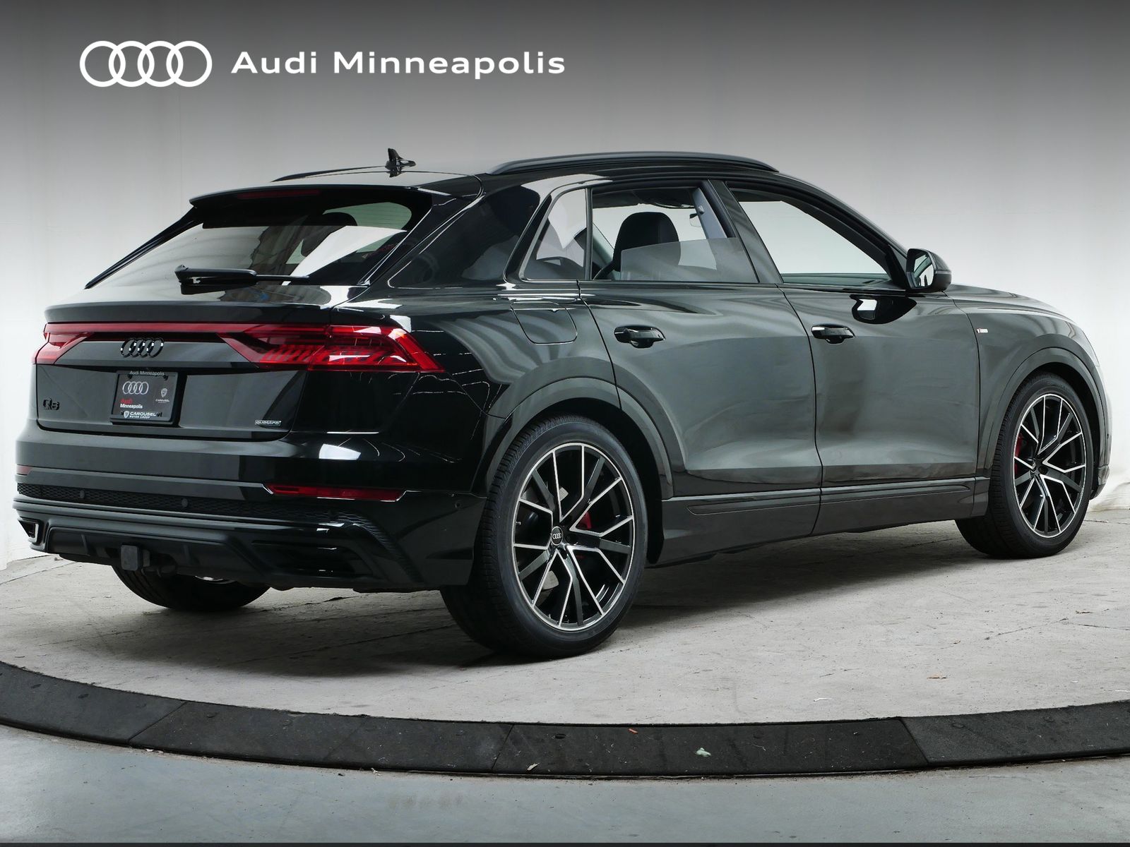 Thumbnail: 2023 Audi Q8 - 8