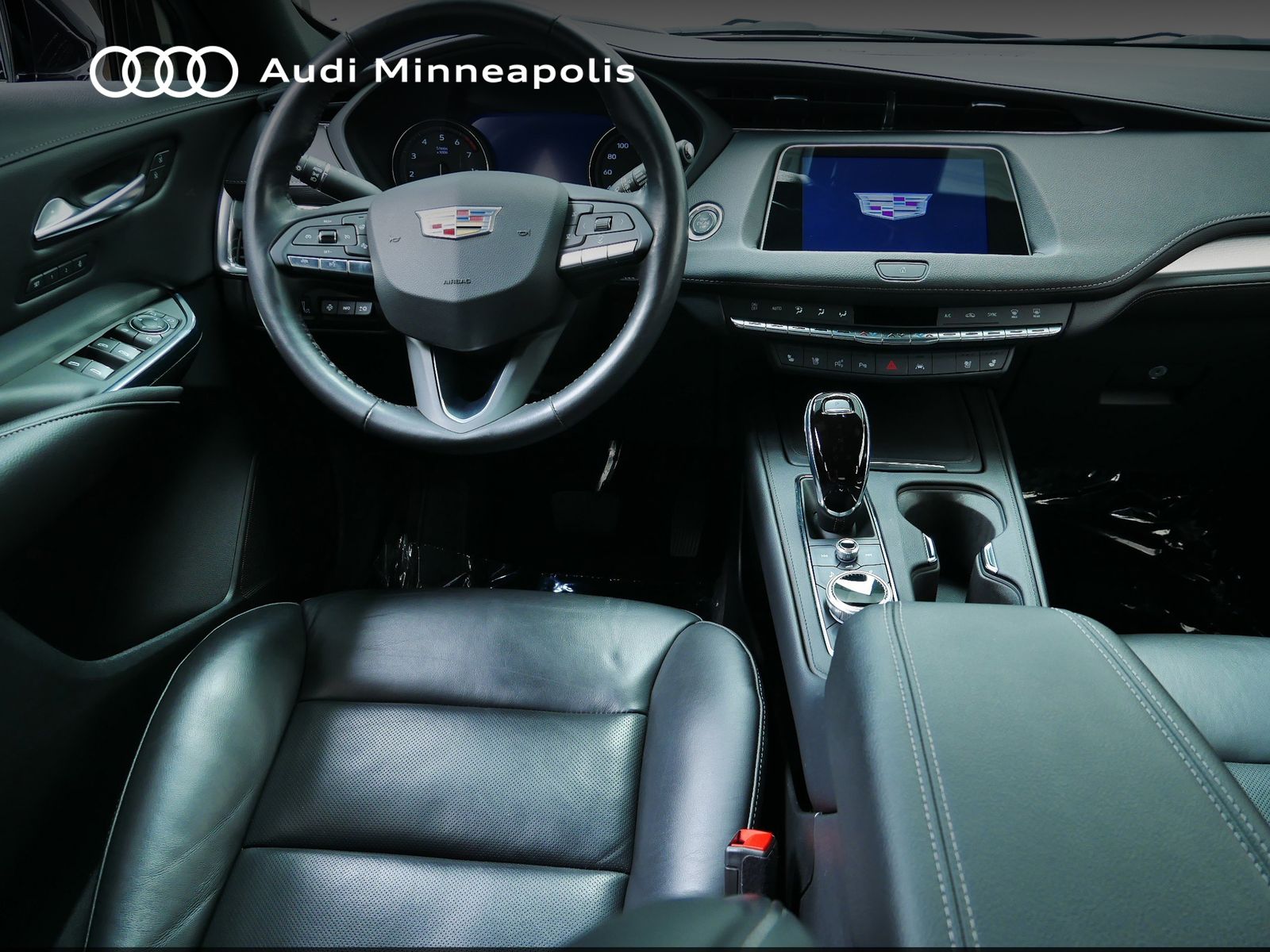 Thumbnail: 2023 Cadillac XT4 - 17