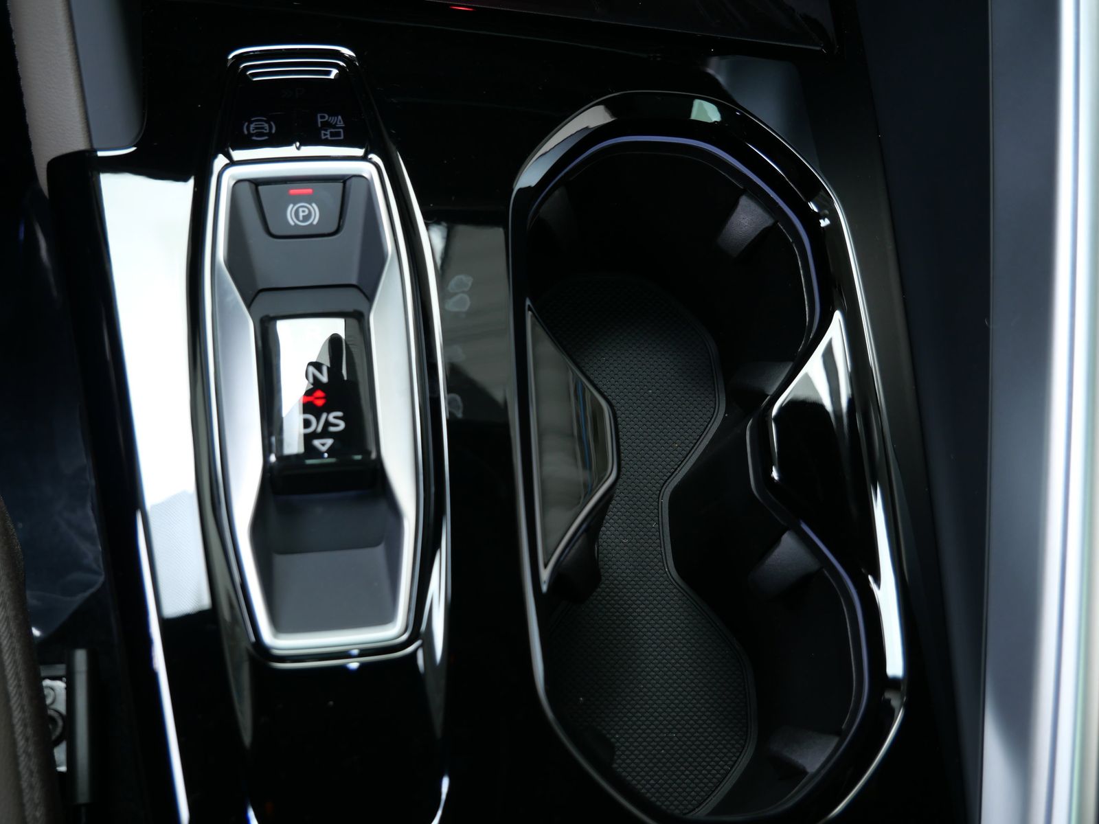 Thumbnail: 2025 Audi Q5 - 12