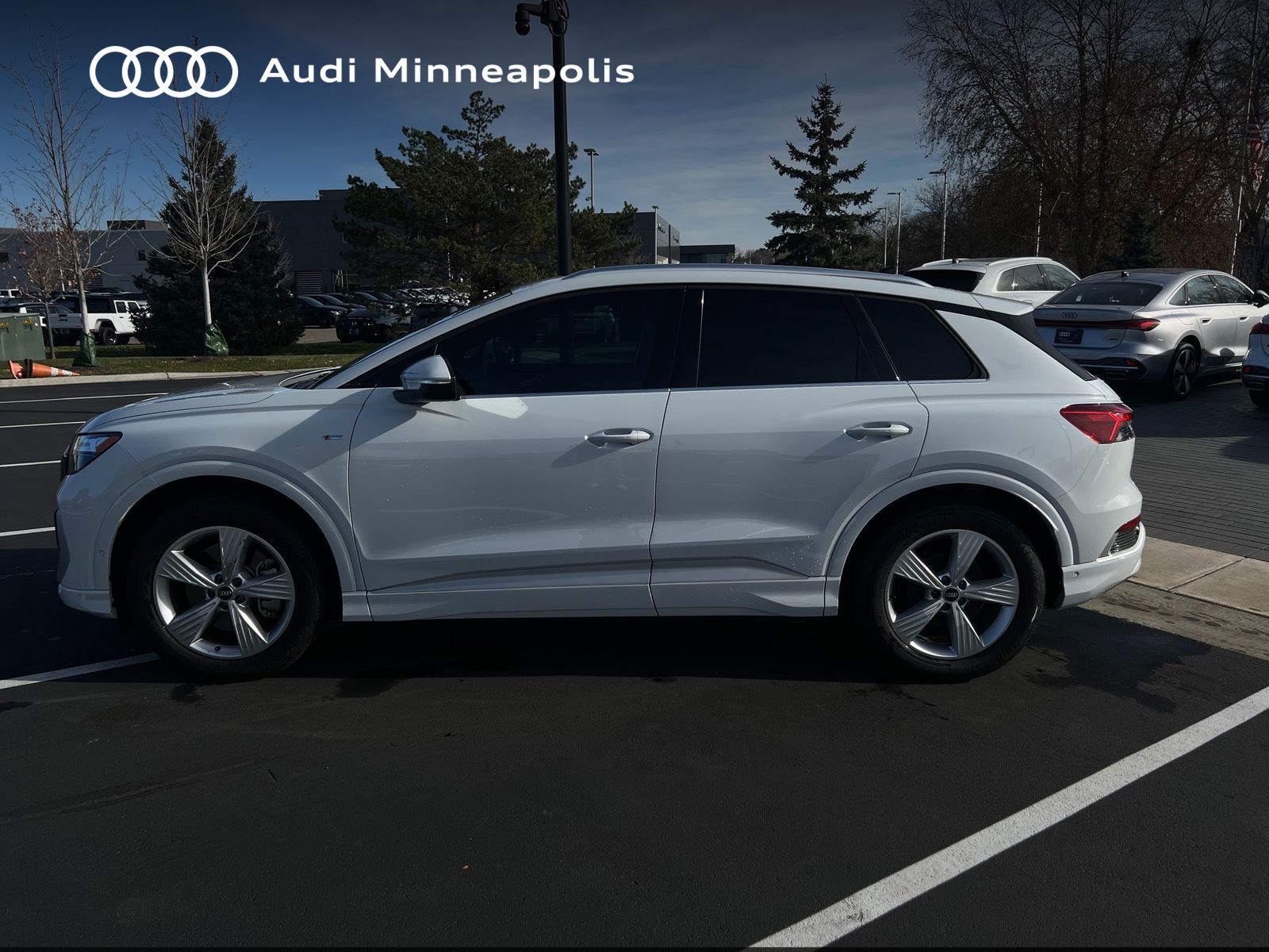 Thumbnail: 2024 Audi Q4 e-tron - 3