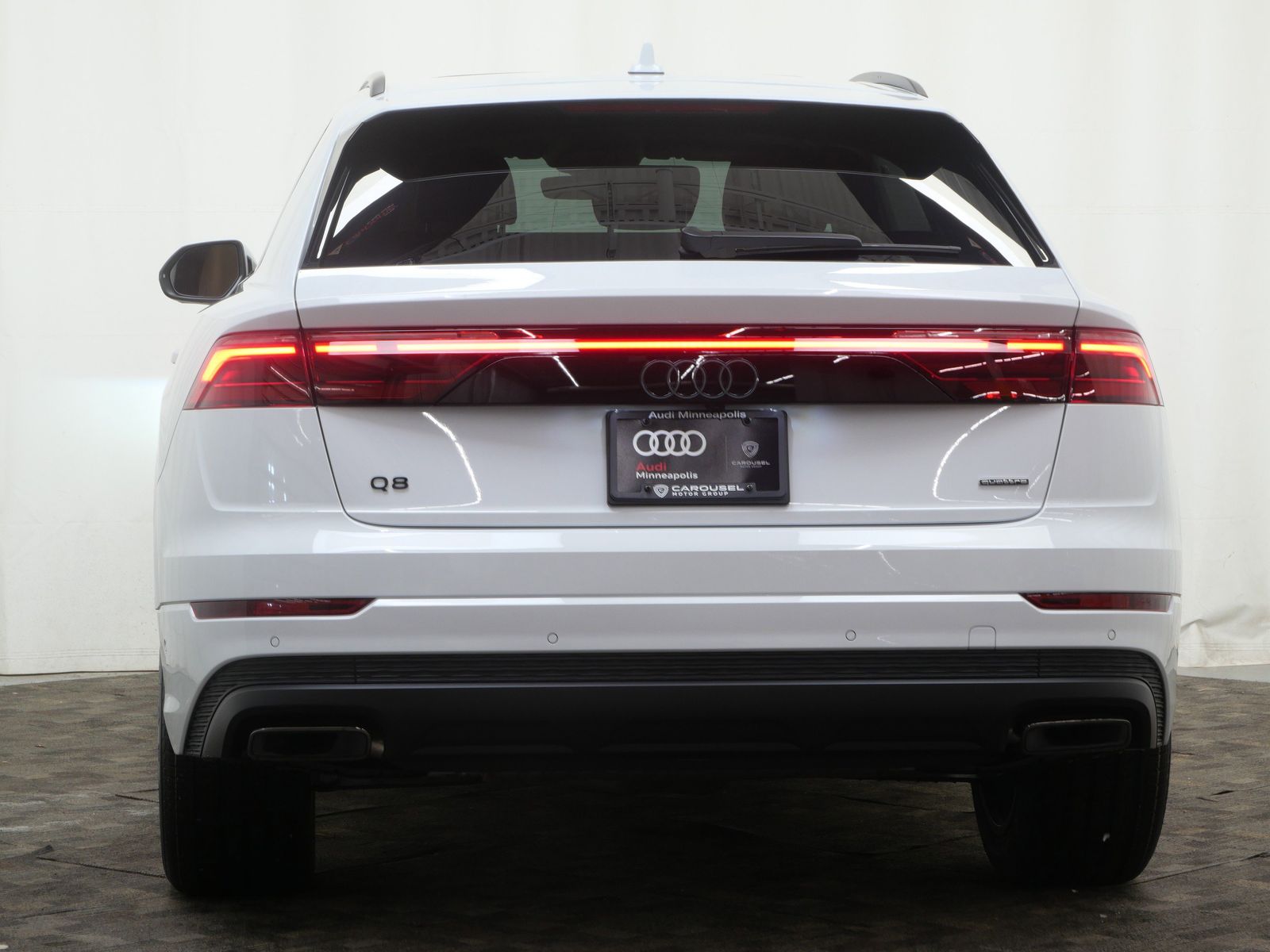 Thumbnail: 2026 Audi Q8 - 5