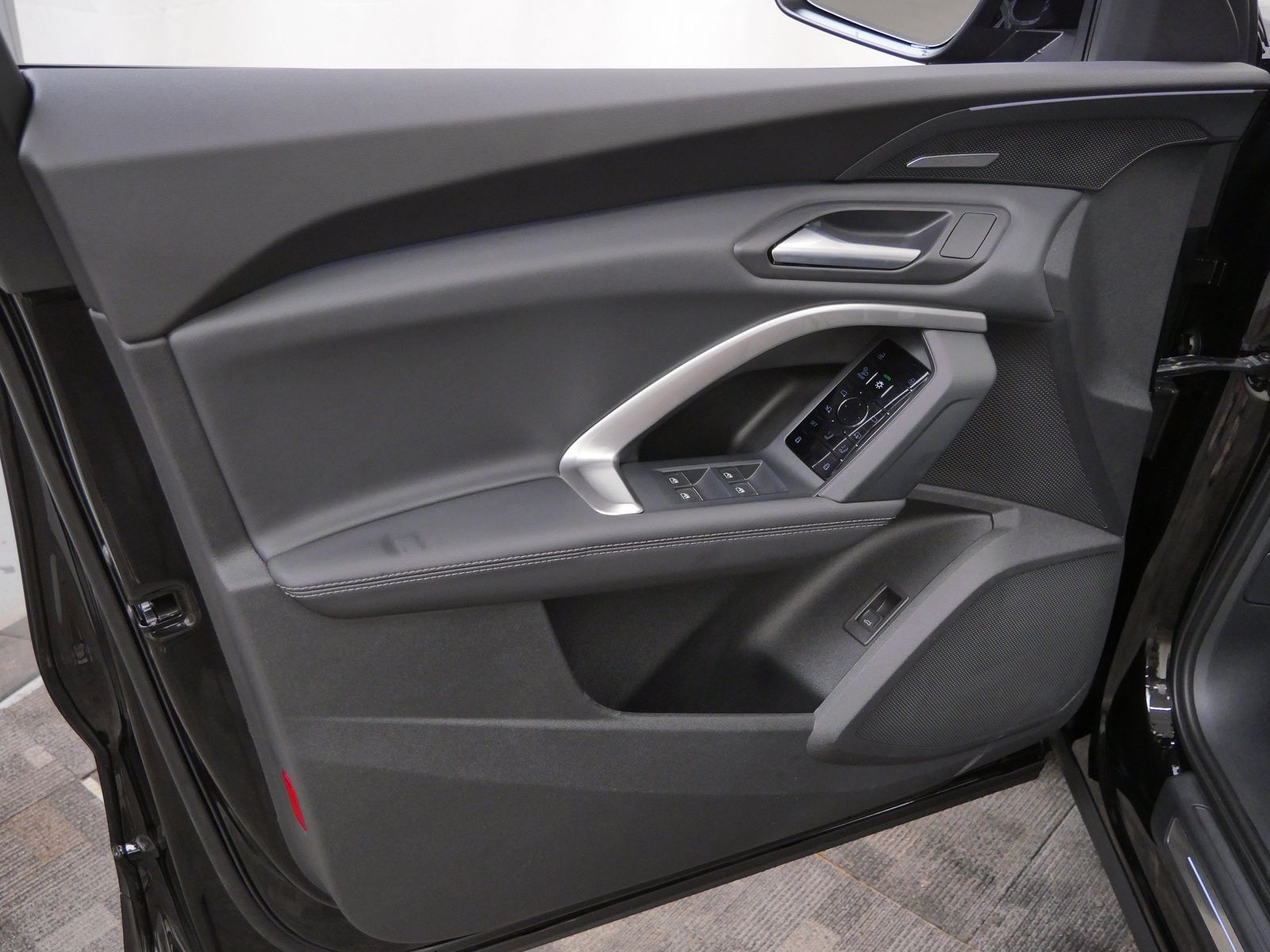 Thumbnail: 2026 Audi Q5 - 10