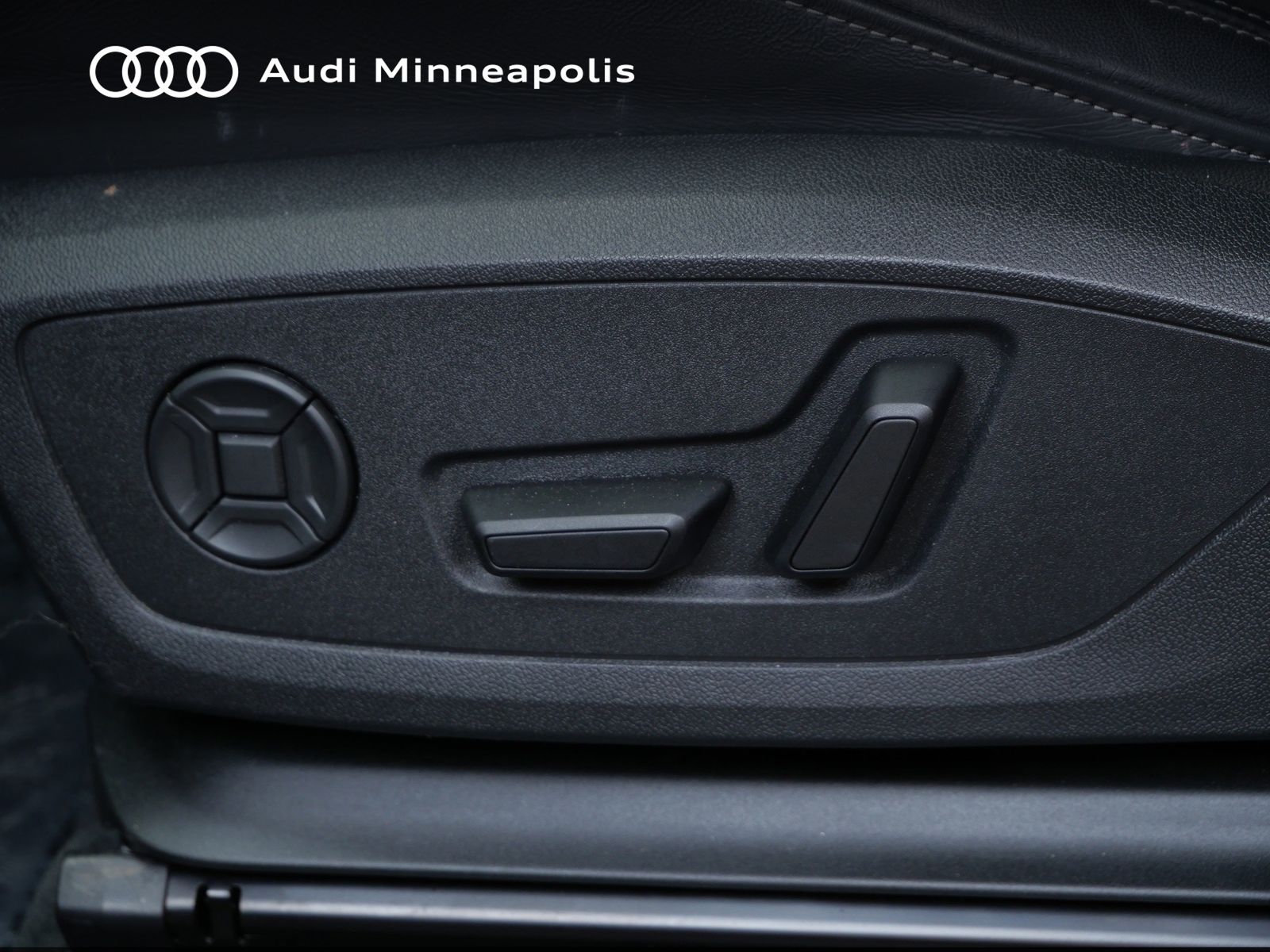 Thumbnail: 2025 Audi Q3 - 15