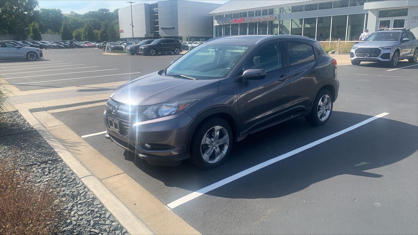 Thumbnail: 2016 Honda HR-V - 3