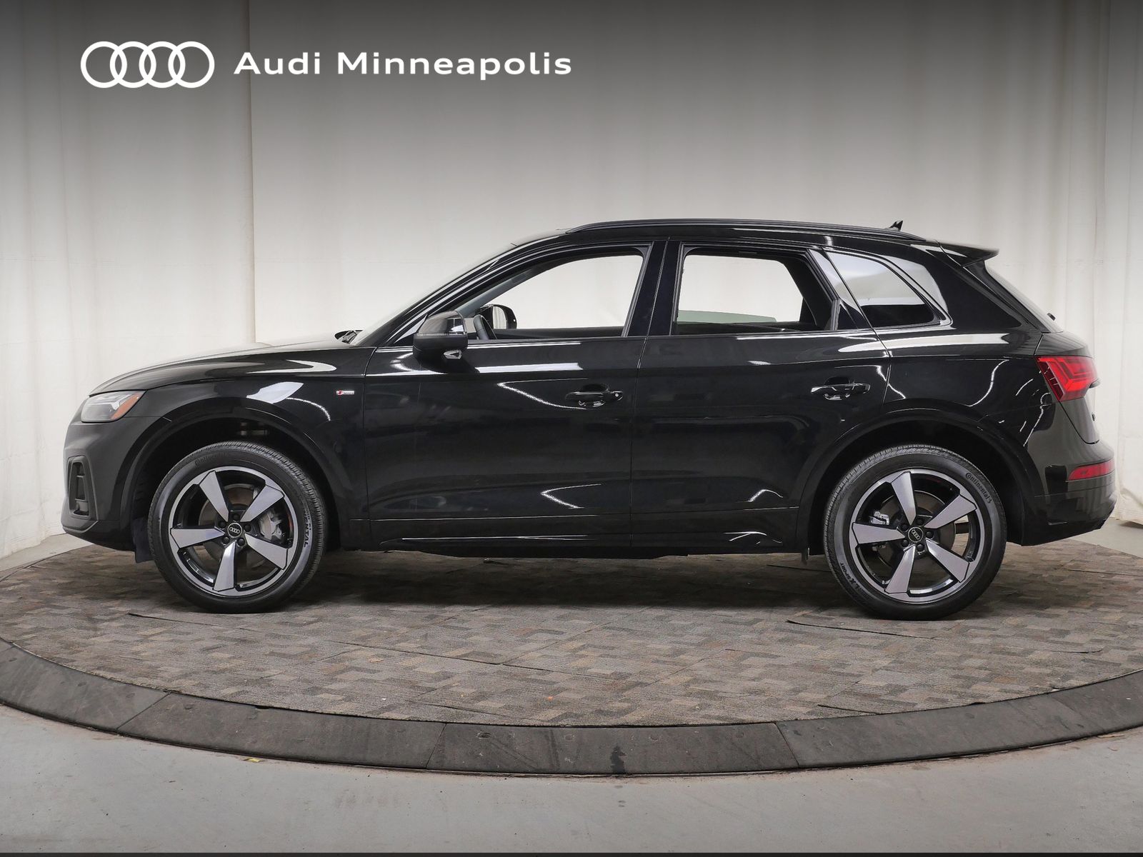 Thumbnail: 2023 Audi Q5 - 3