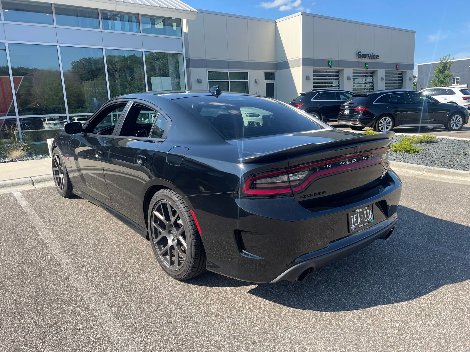 Used 2019 Dodge Charger R/T with VIN 2C3CDXGJXKH591658 for sale in Minneapolis, MN