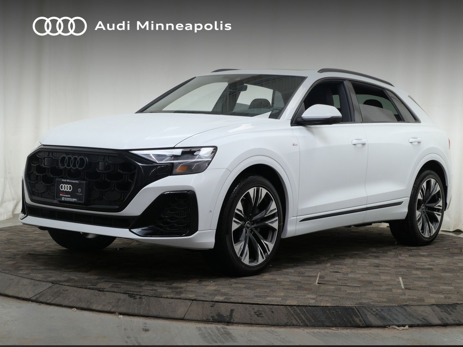 Thumbnail: 2026 Audi Q8 - 1