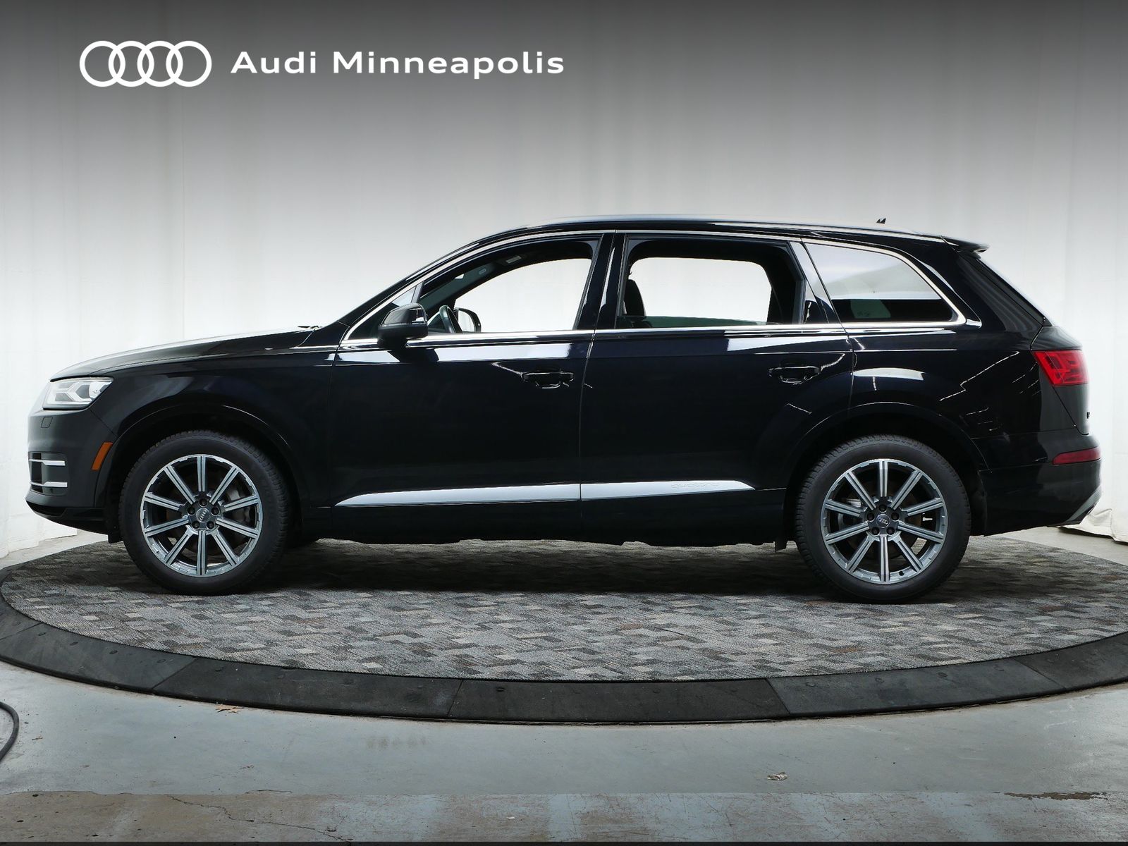 Thumbnail: 2019 Audi Q7 - 3