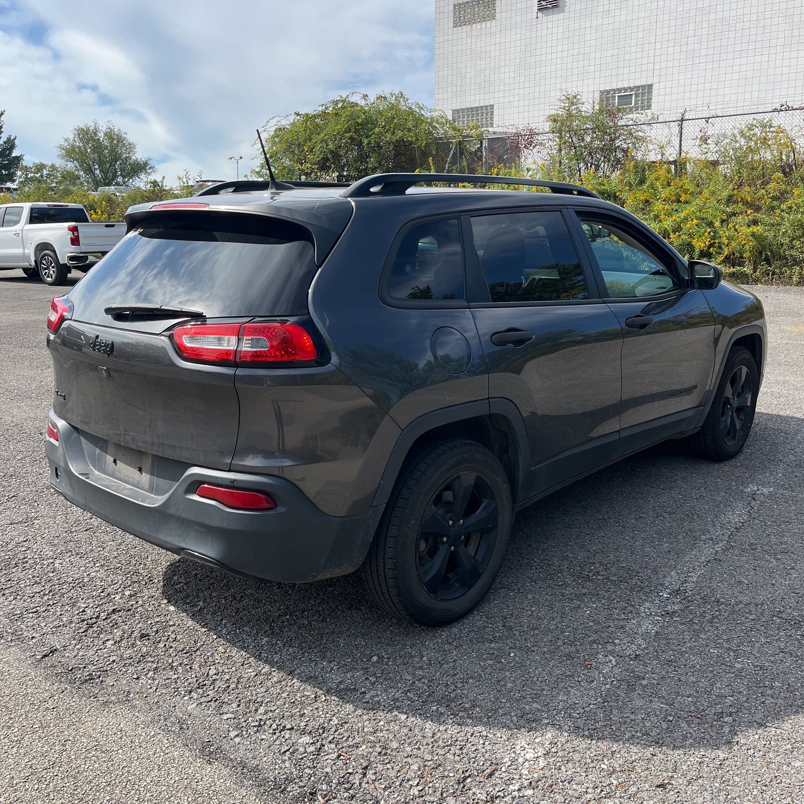 Thumbnail: 2016 Jeep Cherokee - 5