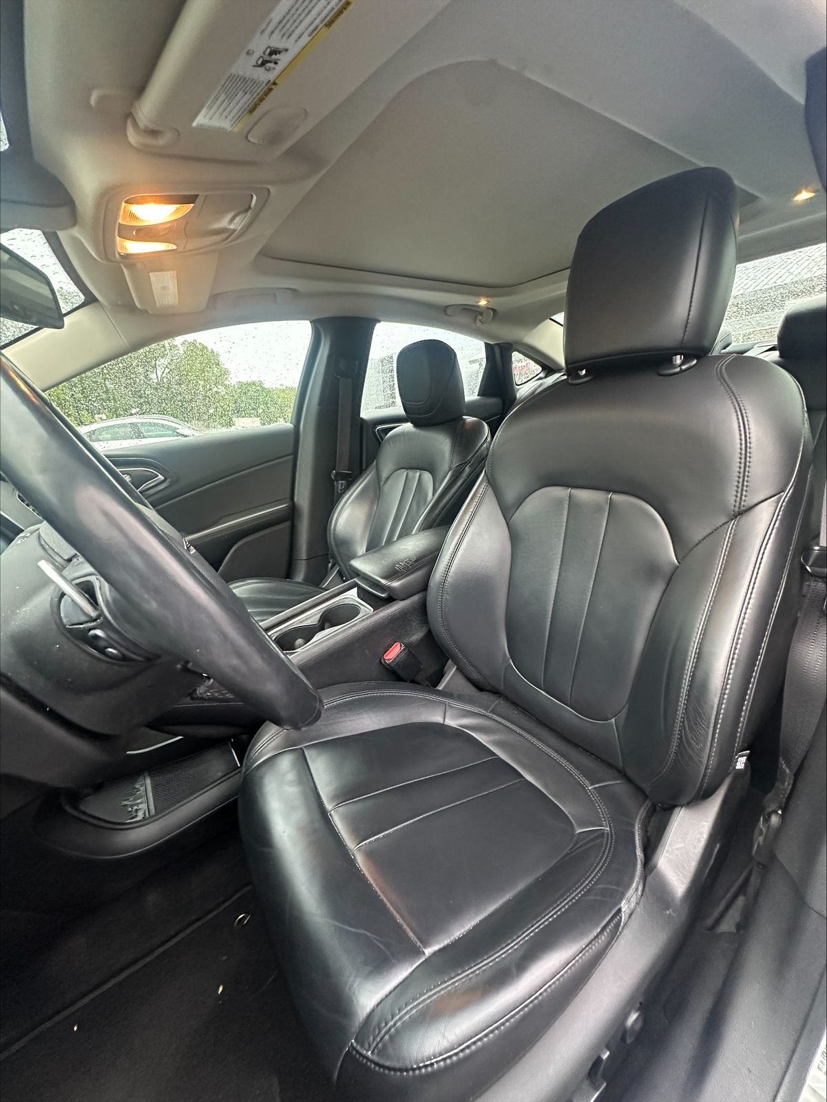 Thumbnail: 2016 Chrysler 200 - 9