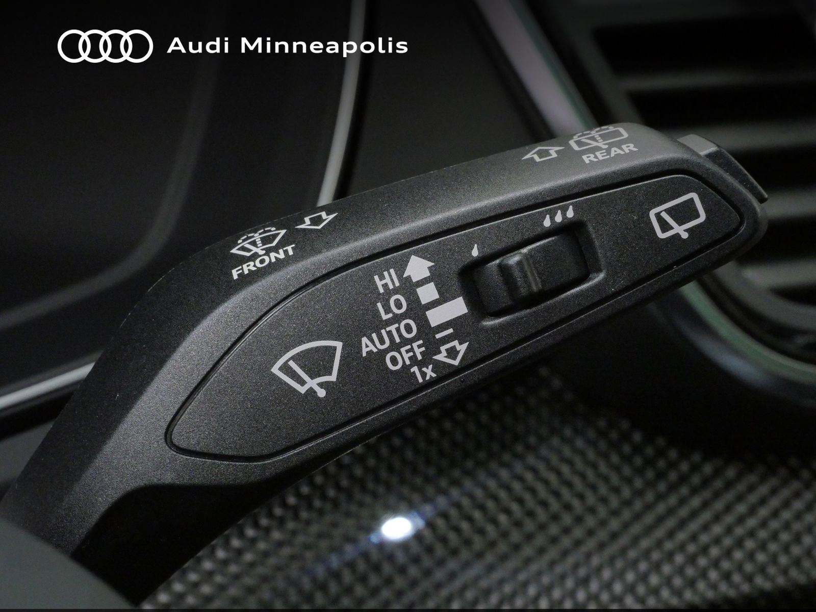 Thumbnail: 2023 Audi SQ5 - 25