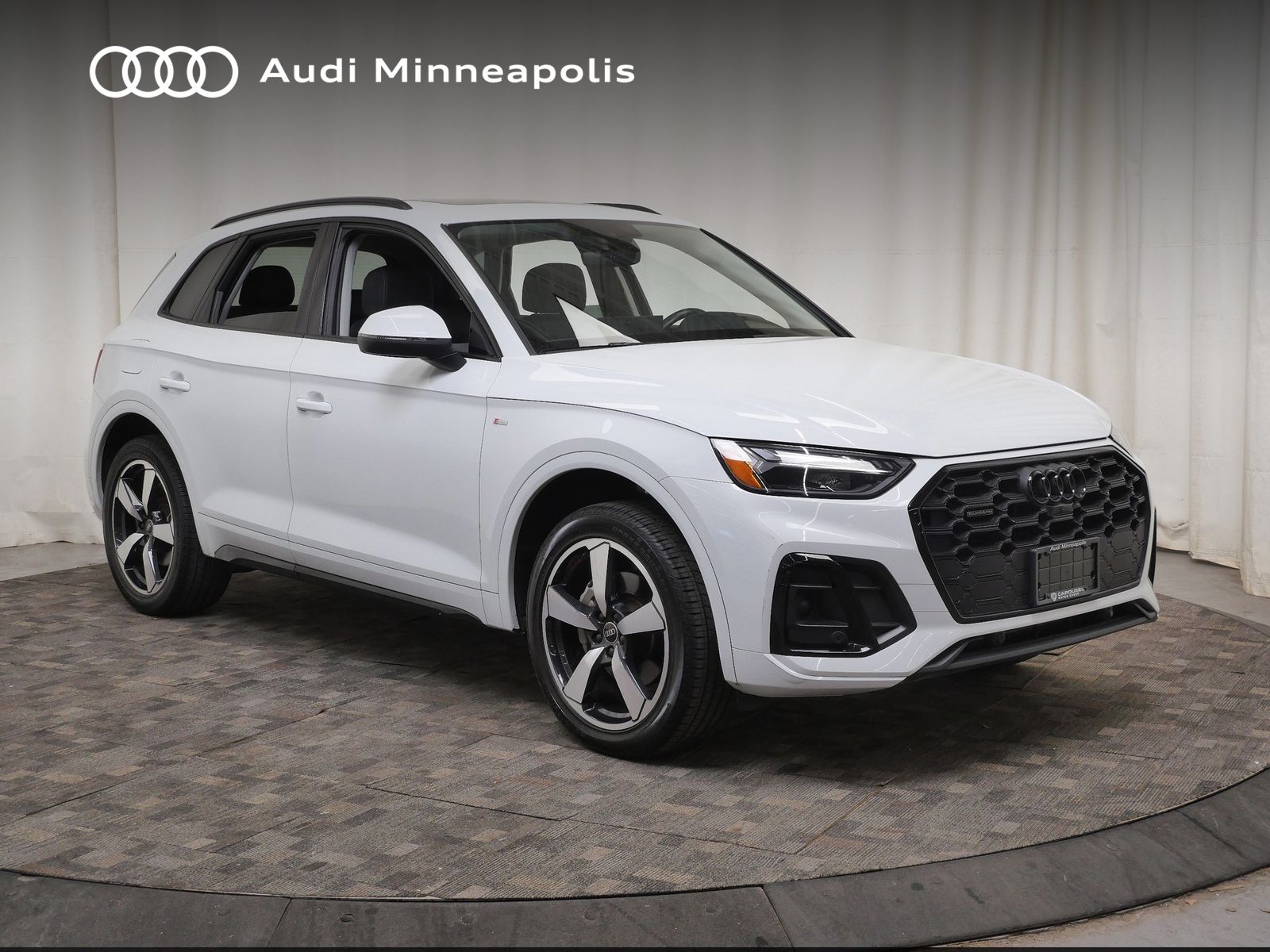 Thumbnail: 2023 Audi Q5 - 10