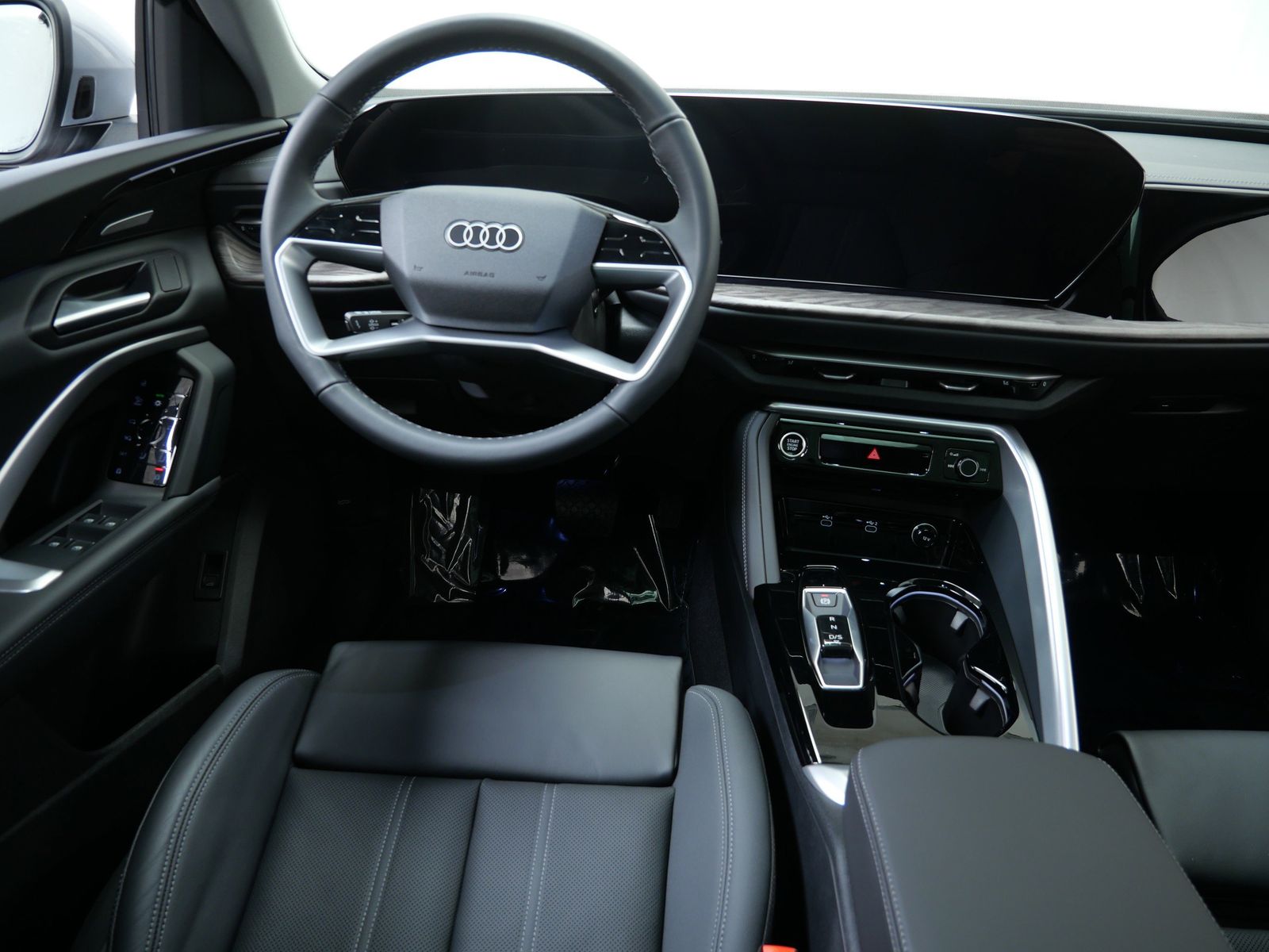 Thumbnail: 2025 Audi Q5 - 14