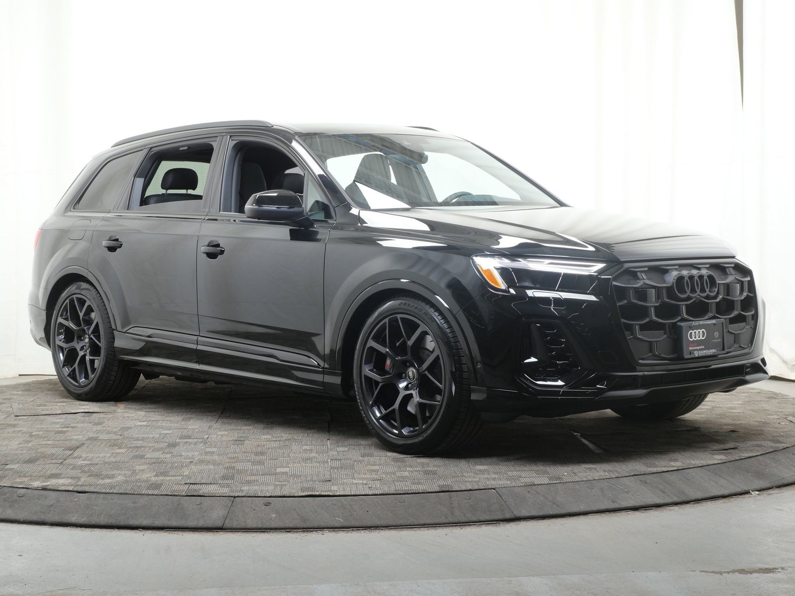 Thumbnail: 2026 Audi SQ7 - 8