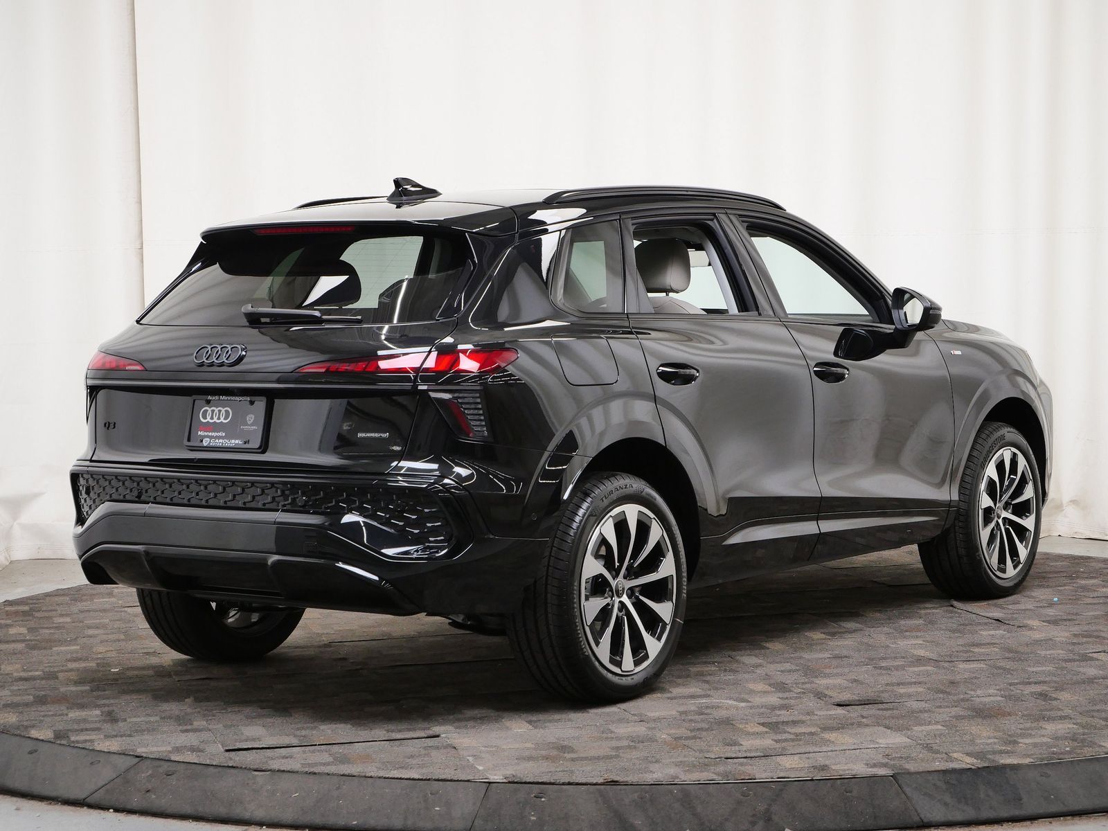 Thumbnail: 2026 Audi Q3 - 6