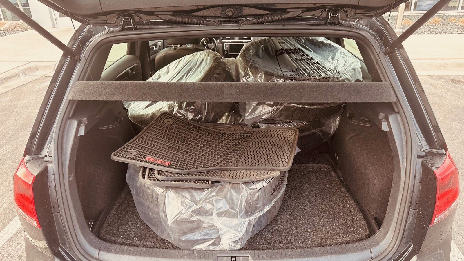 Thumbnail: 2016 Volkswagen Golf - 9