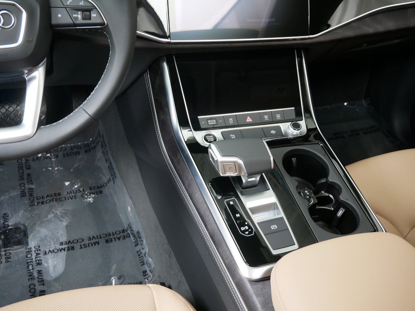 Thumbnail: 2025 Audi Q8 - 13