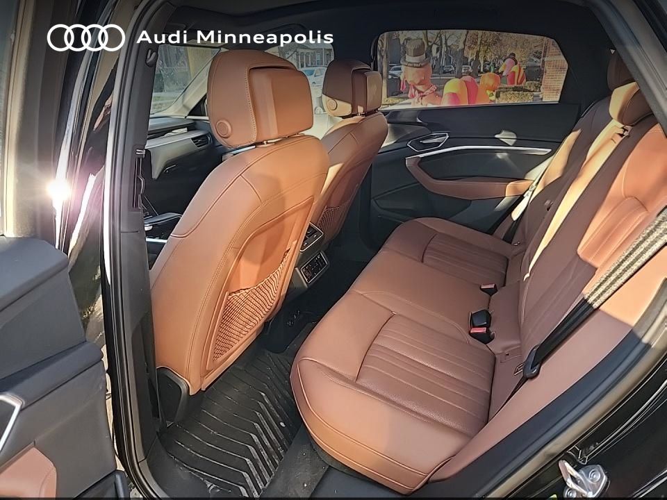 Thumbnail: 2024 Audi Q8 e-tron - 8