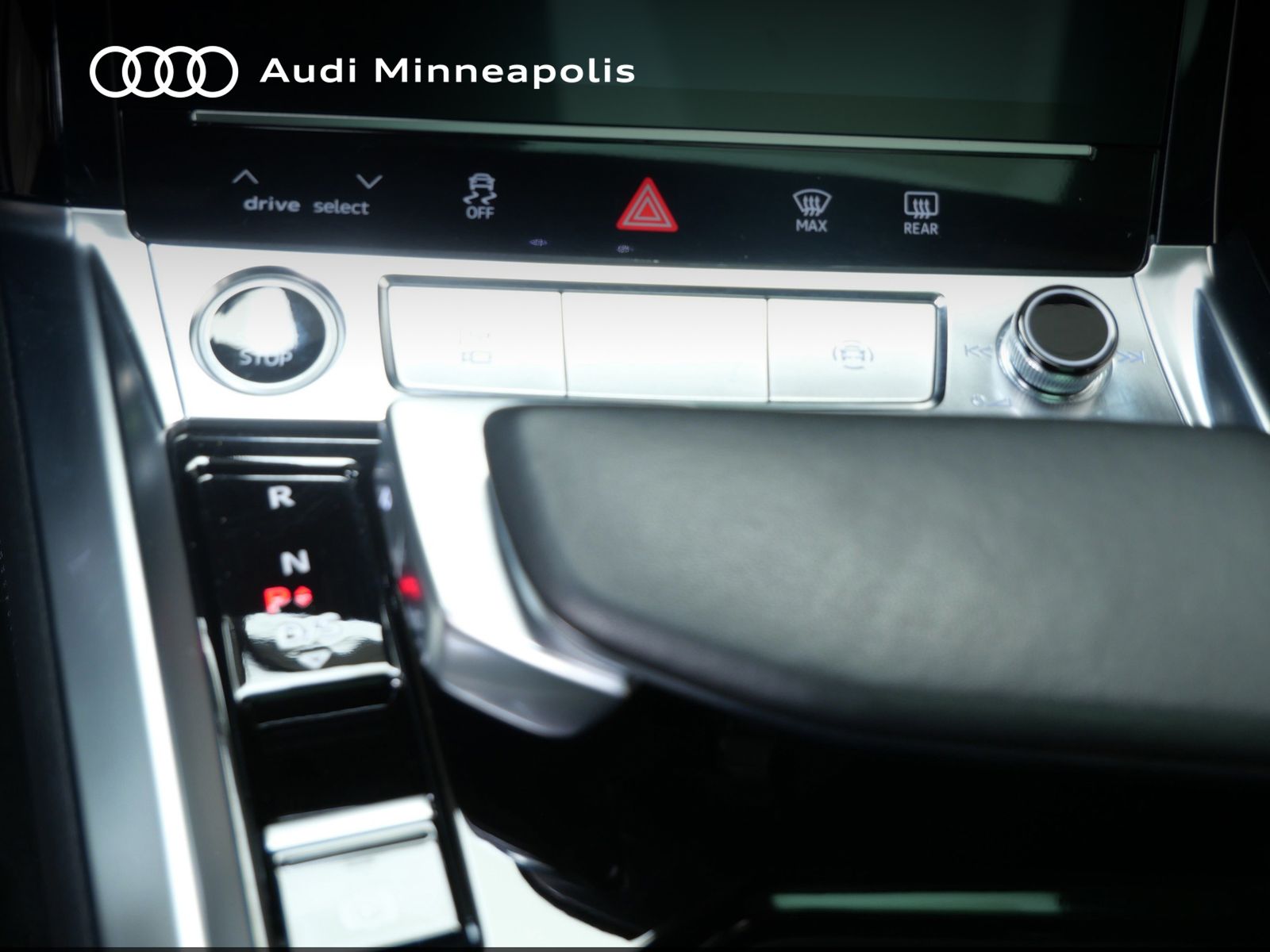 Thumbnail: 2024 Audi Q8 e-tron - 26