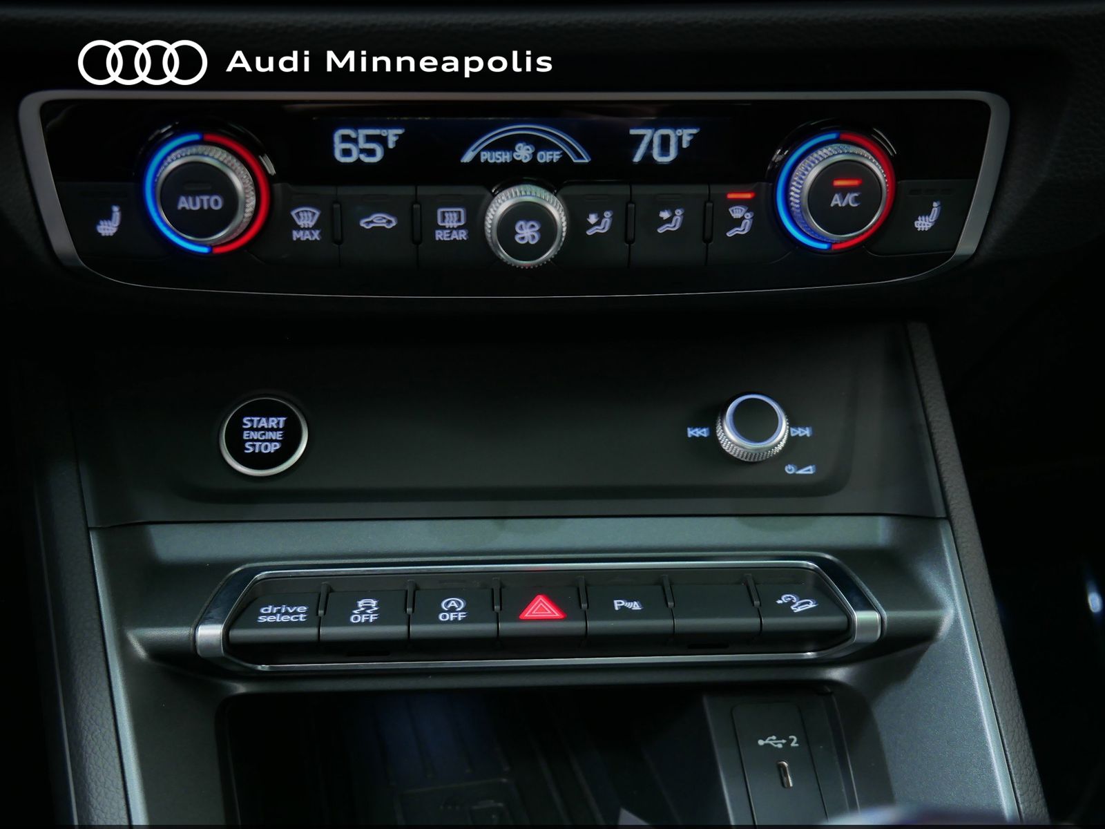 Thumbnail: 2025 Audi Q3 - 28