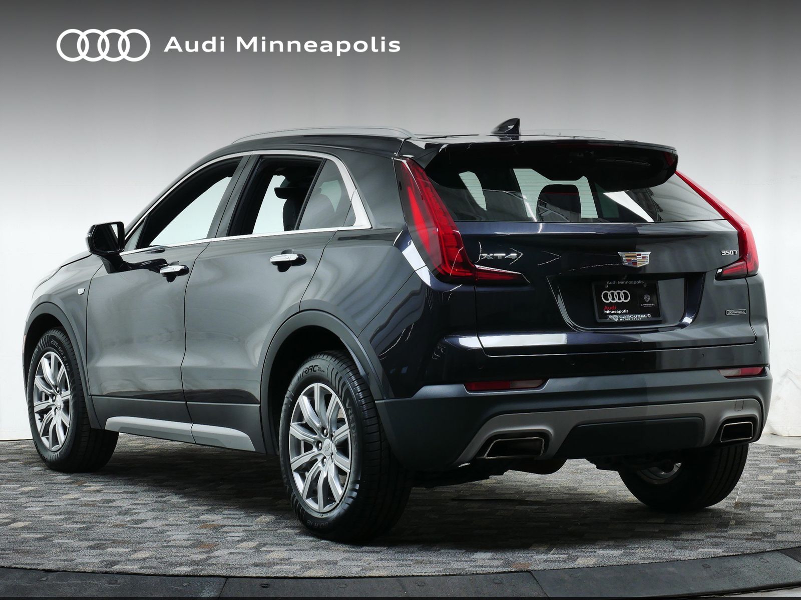 Thumbnail: 2023 Cadillac XT4 - 4