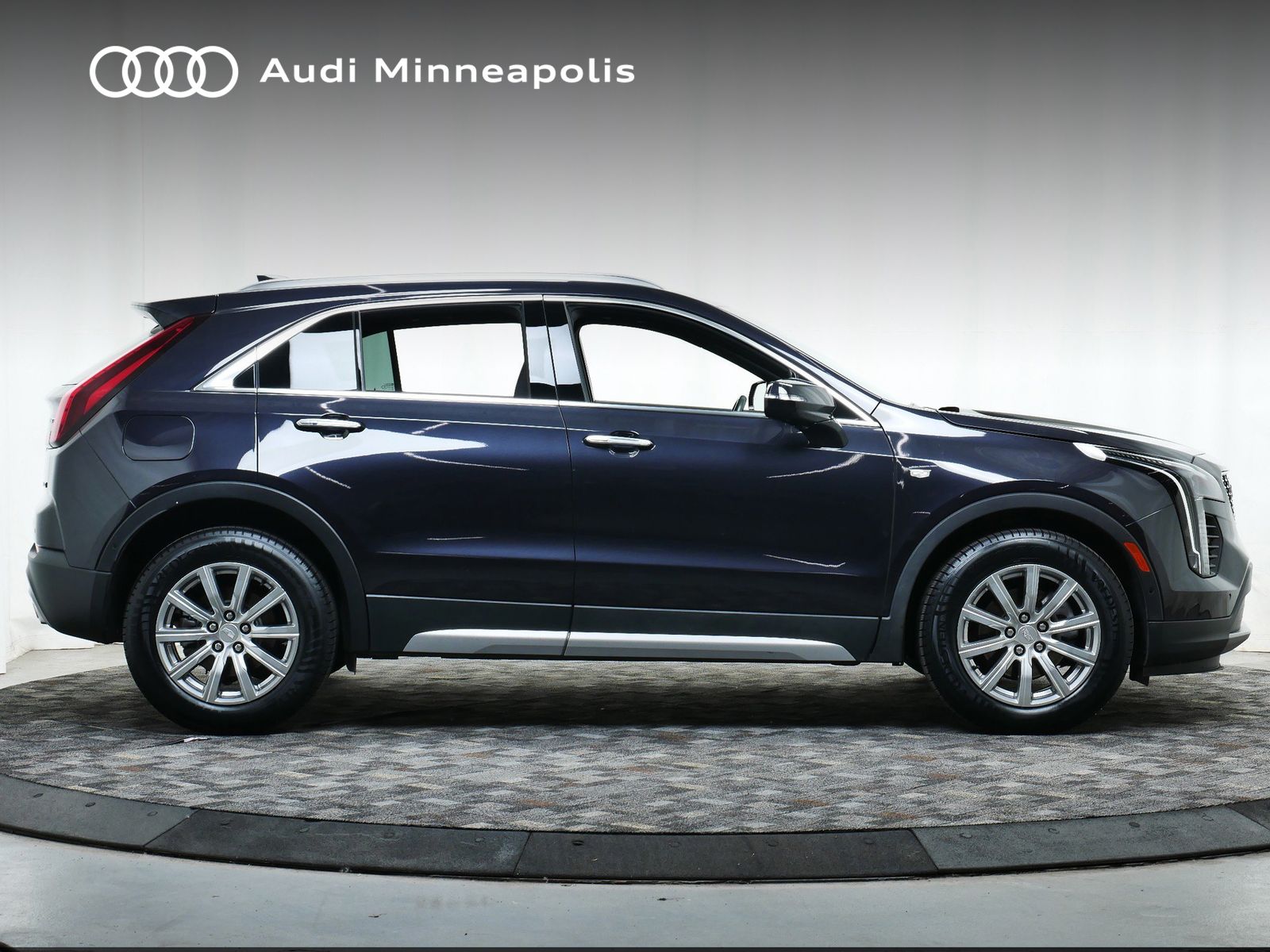 Thumbnail: 2023 Cadillac XT4 - 9