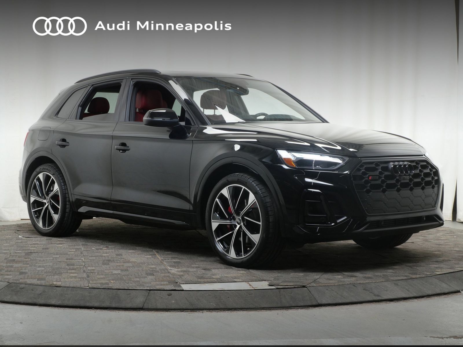 Thumbnail: 2023 Audi SQ5 - 11