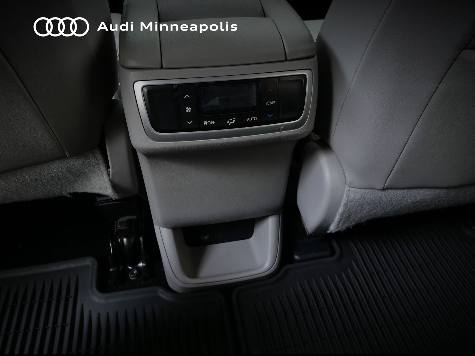 Thumbnail: 2016 Toyota Highlander - 16