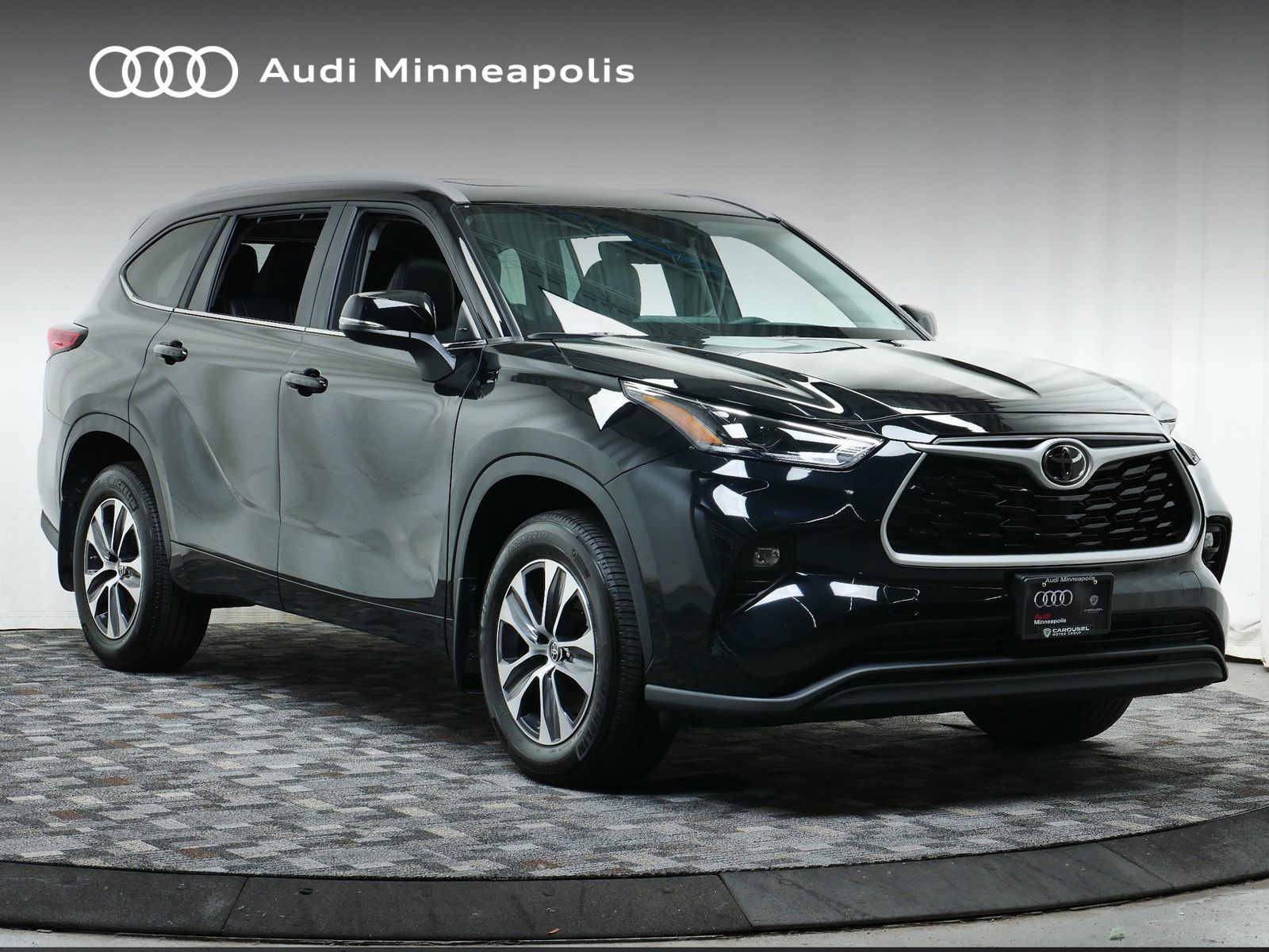 Thumbnail: 2023 Toyota Highlander - 9