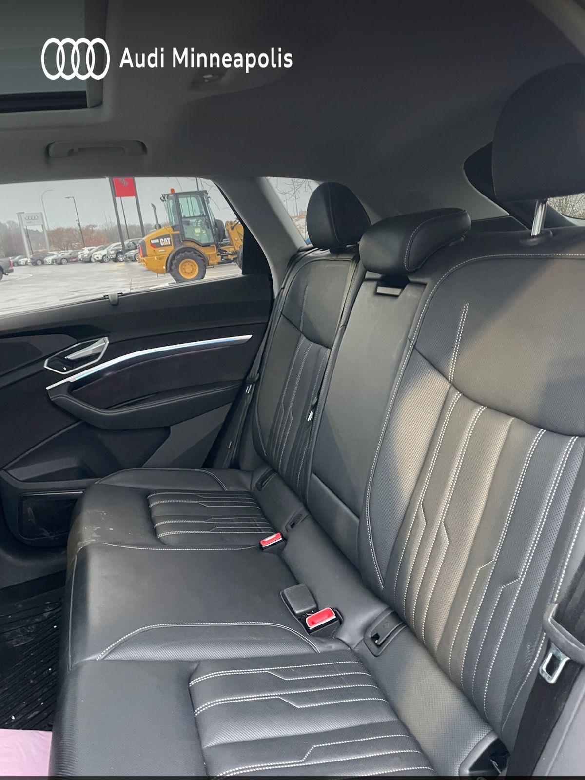 Thumbnail: 2019 Audi e-tron - 17