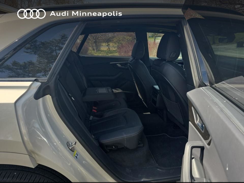 Thumbnail: 2023 Audi Q8 - 12