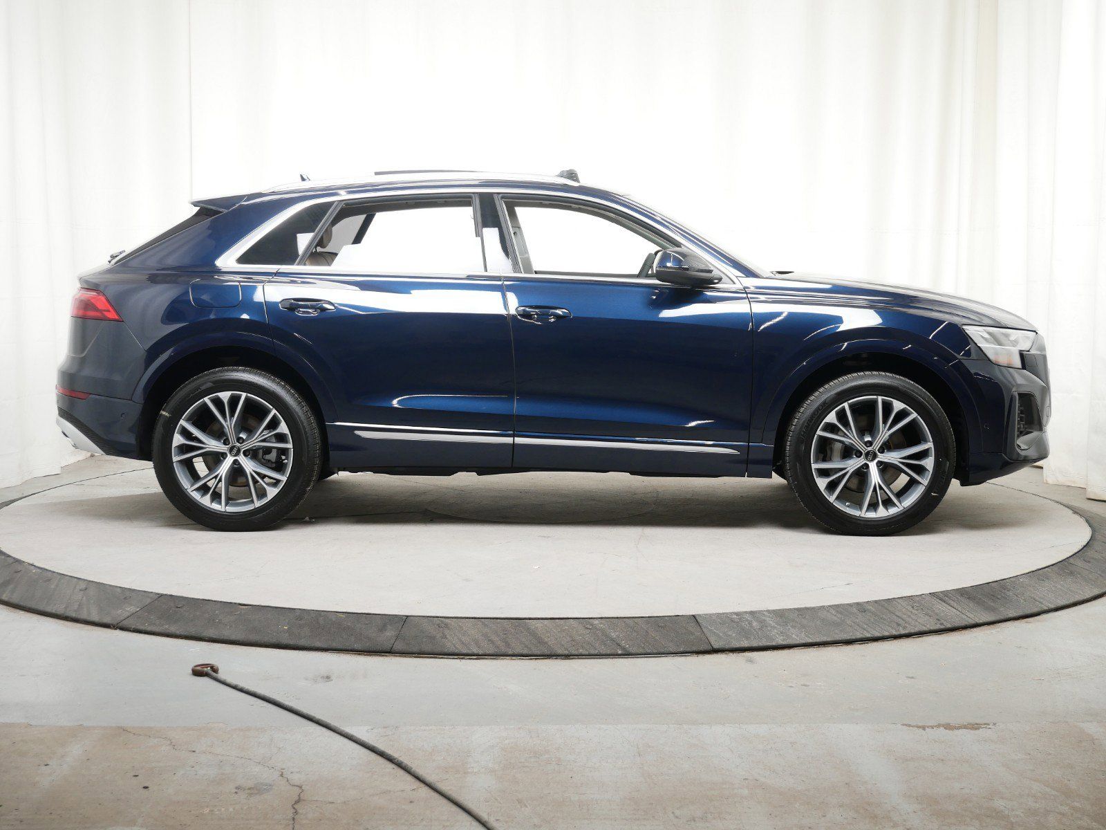 Thumbnail: 2025 Audi Q8 - 7