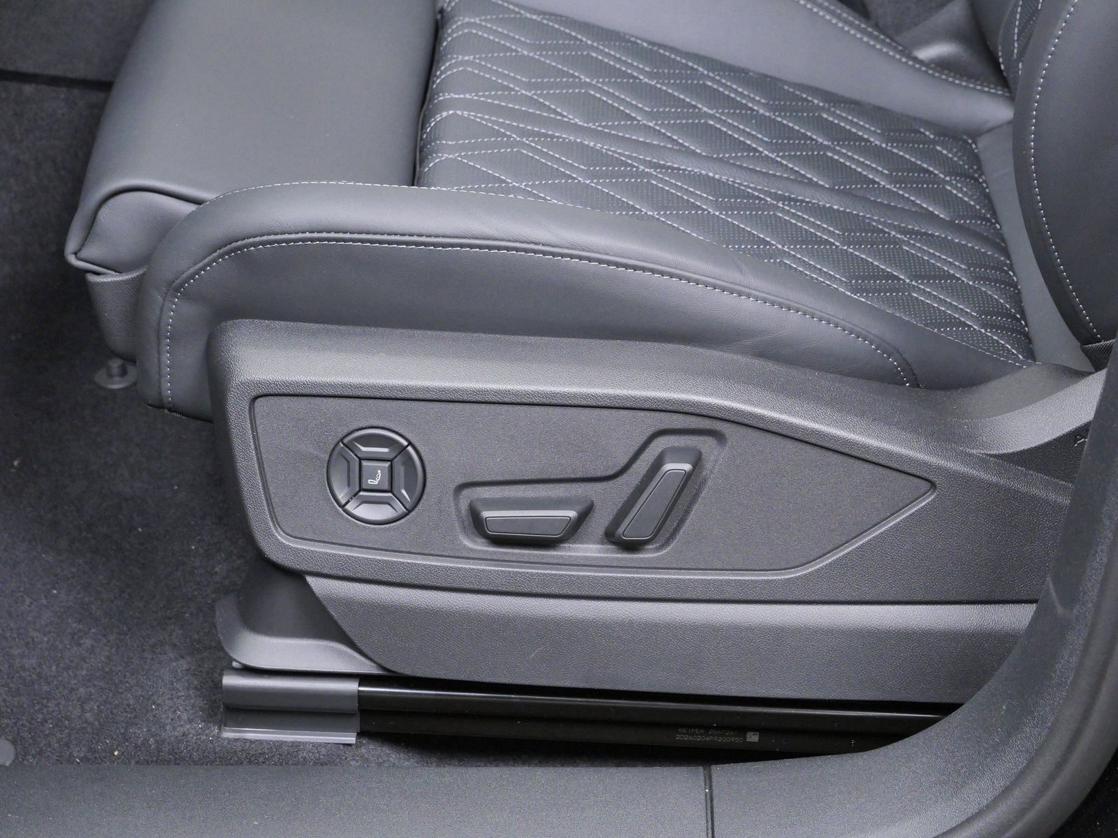 Thumbnail: 2026 Audi SQ5 - 11
