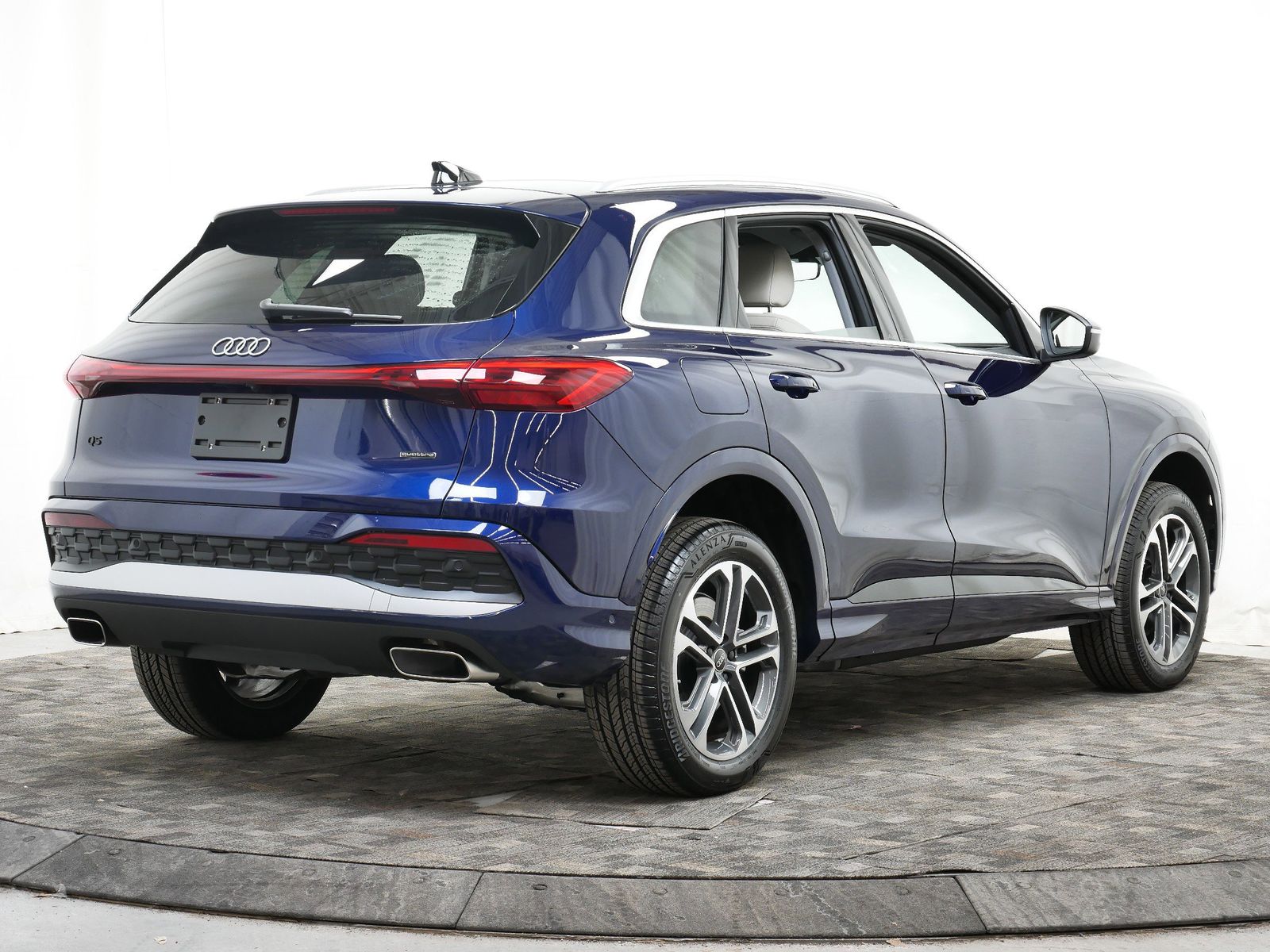 Thumbnail: 2025 Audi Q5 - 6