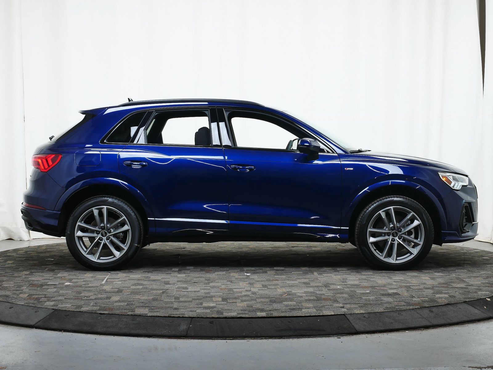Thumbnail: 2025 Audi Q3 - 7