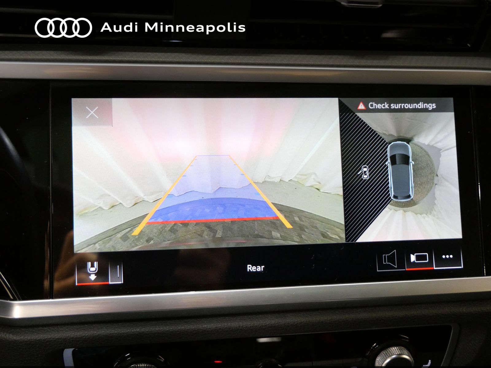 Thumbnail: 2023 Audi Q3 - 30