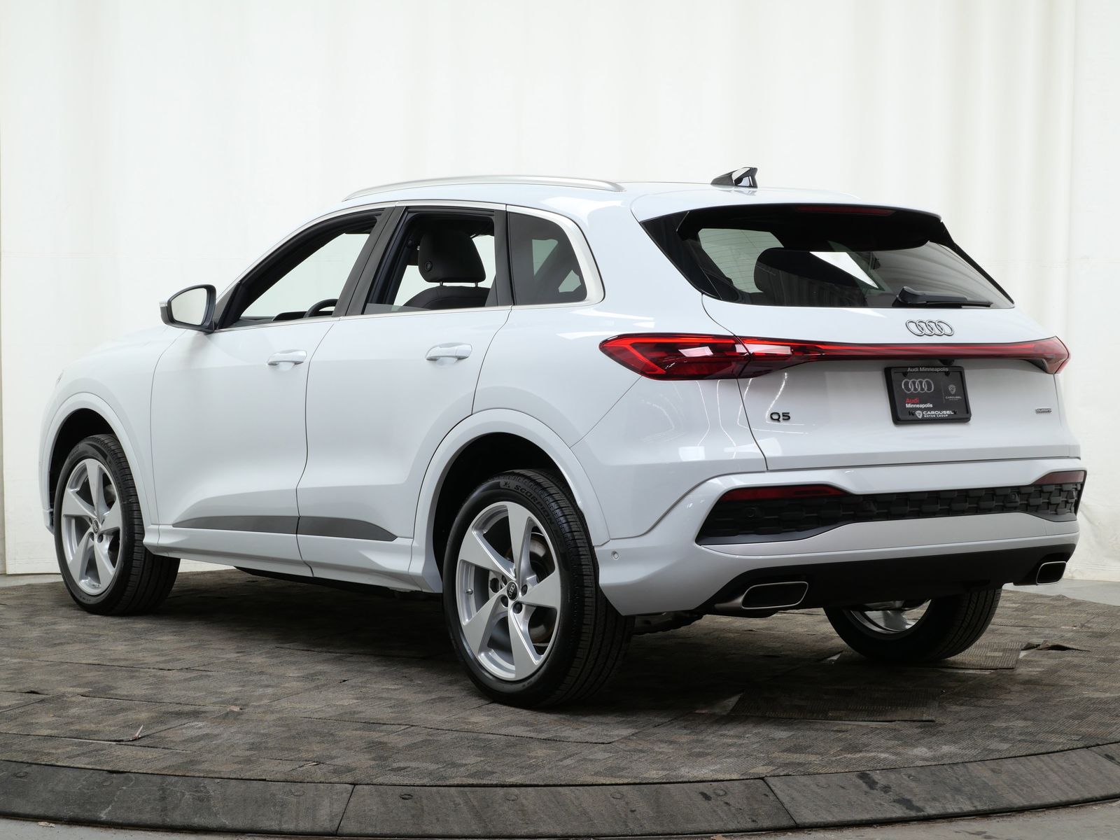 Thumbnail: 2025 Audi Q5 - 4