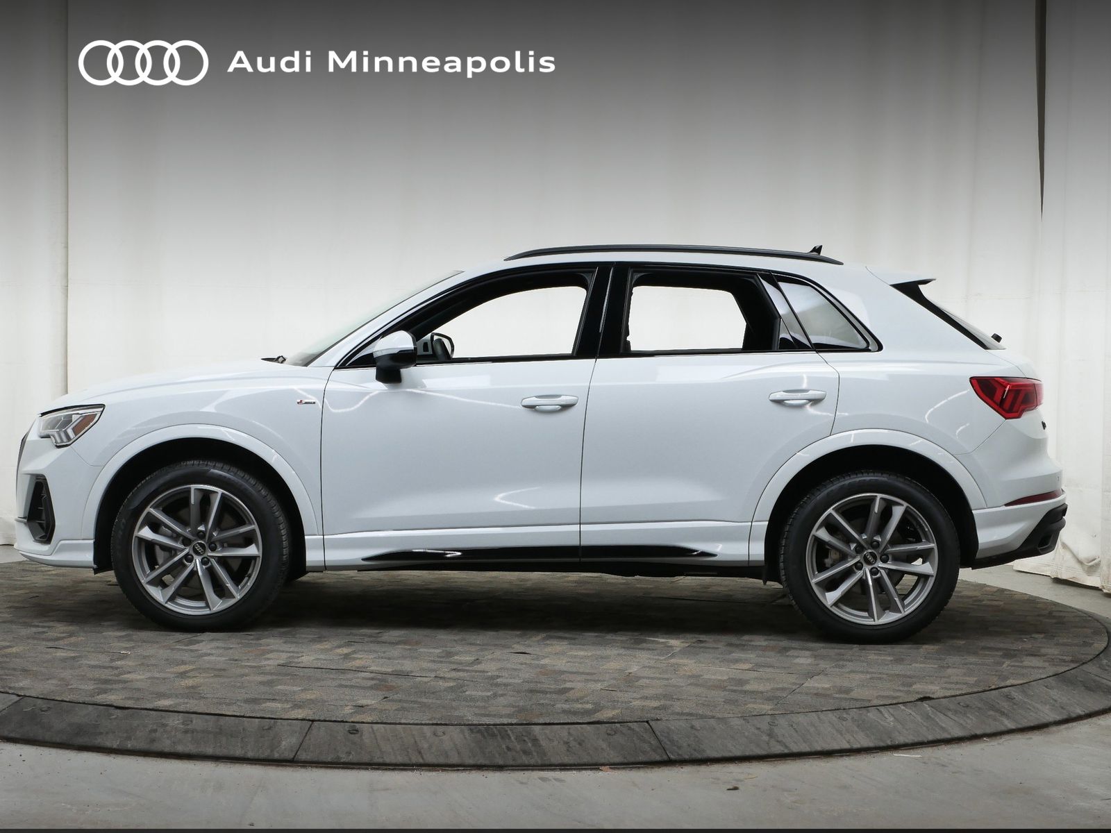 Thumbnail: 2025 Audi Q3 - 3