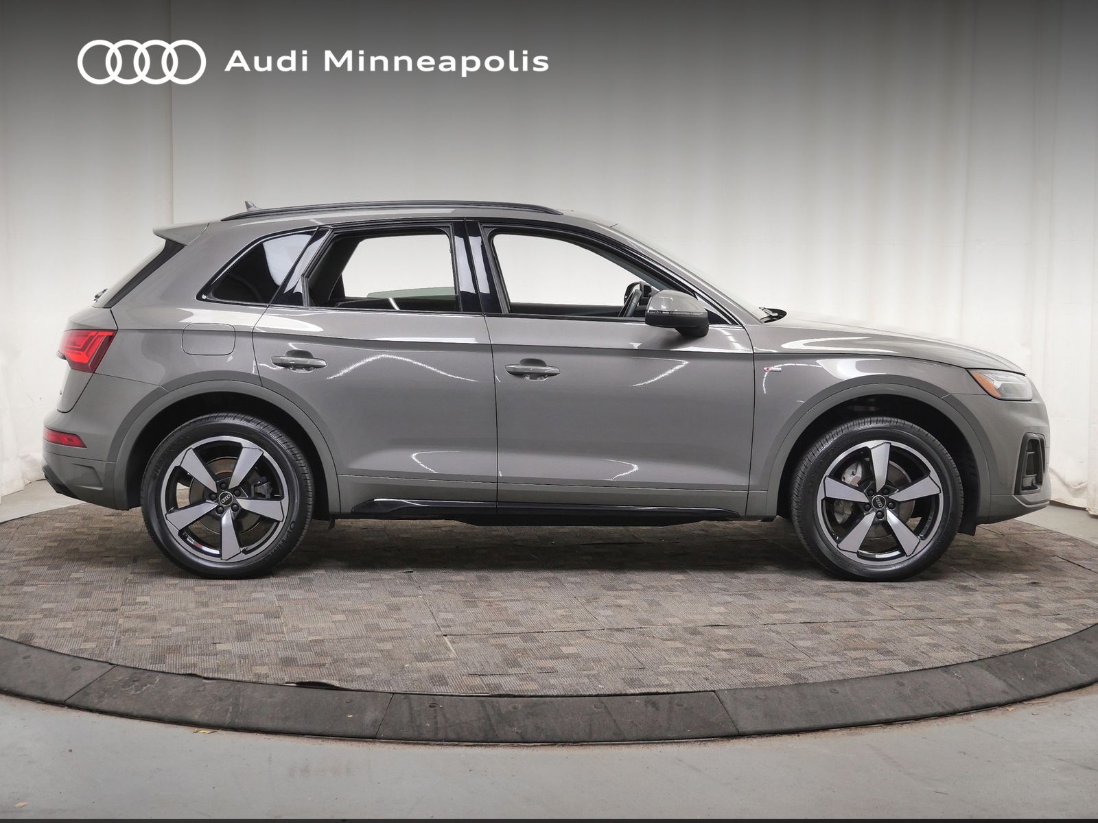 Thumbnail: 2023 Audi Q5 - 9