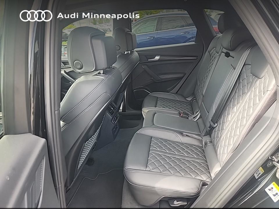 Thumbnail: 2023 Audi SQ5 - 8