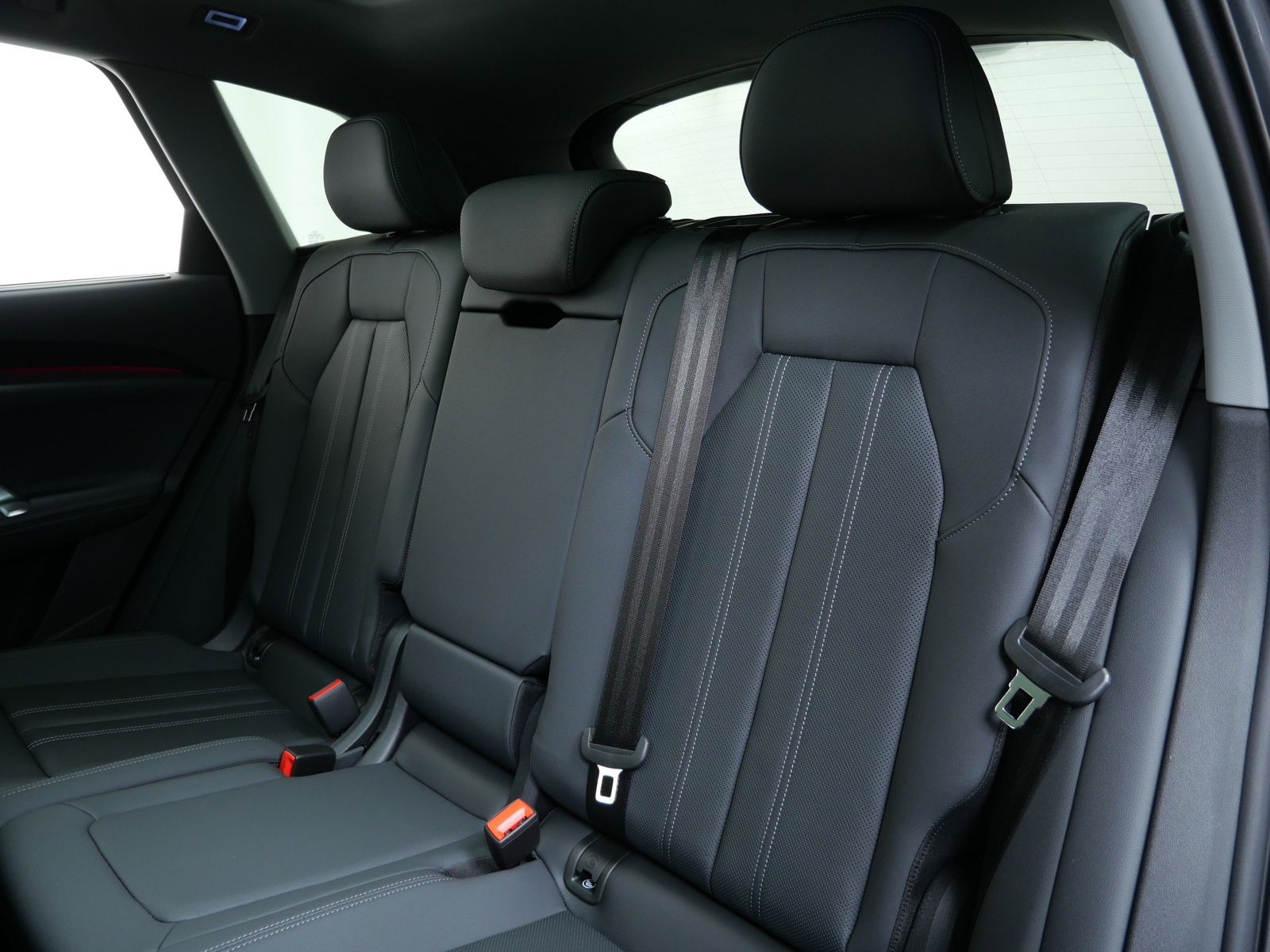 Thumbnail: 2025 Audi Q5 - 12