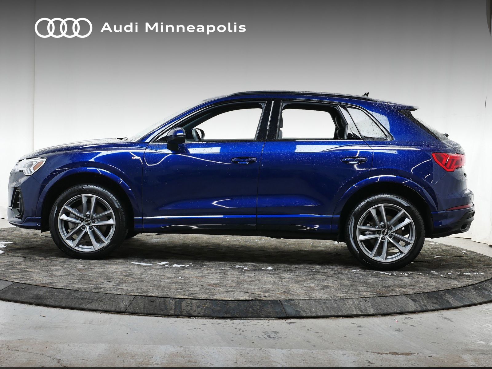Thumbnail: 2025 Audi Q3 - 3