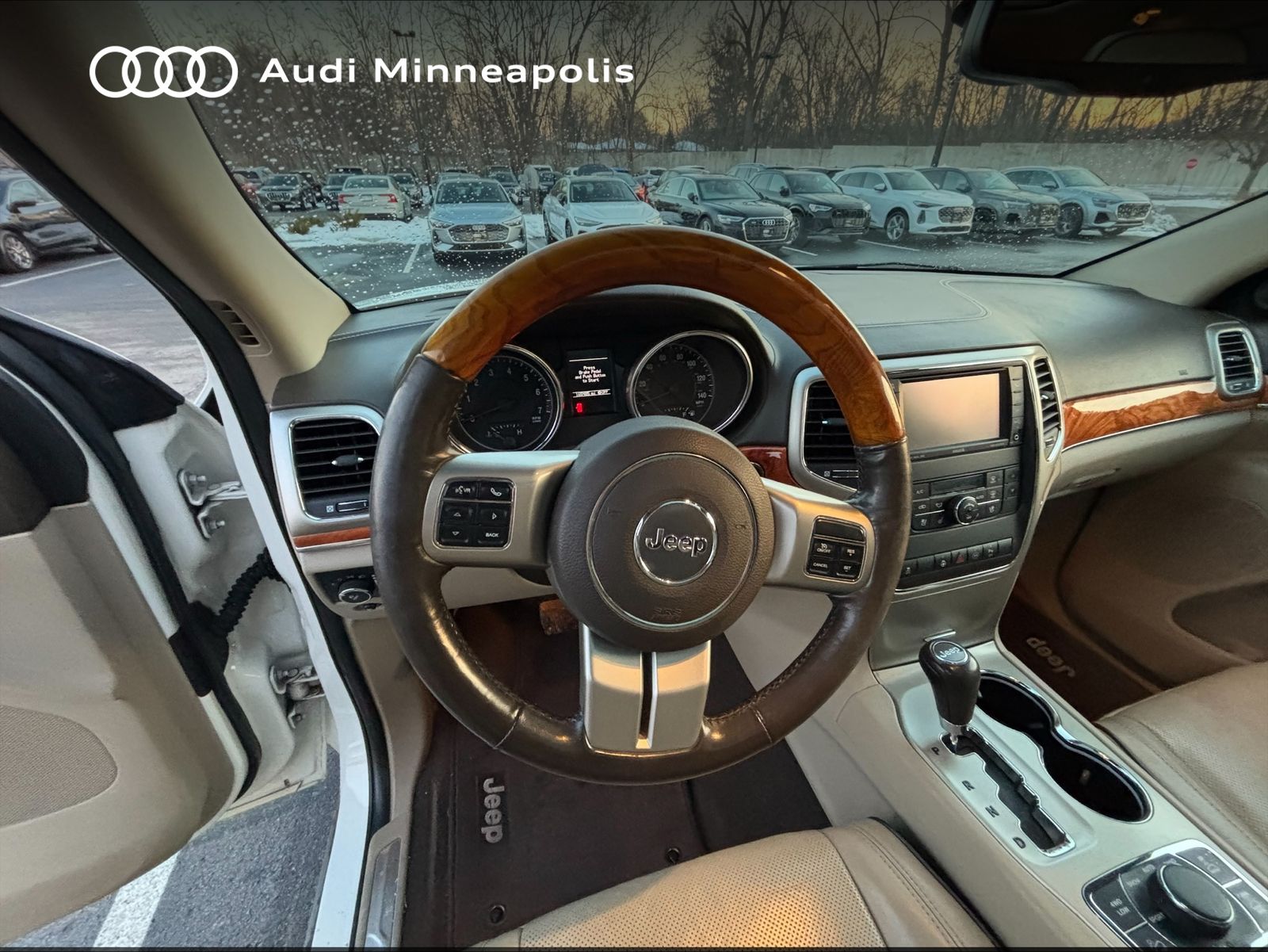 Thumbnail: 2011 Jeep Grand Cherokee - 17