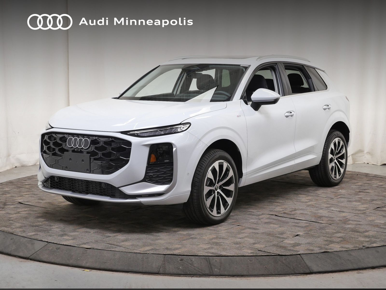 Thumbnail: 2026 Audi Q3 - 1