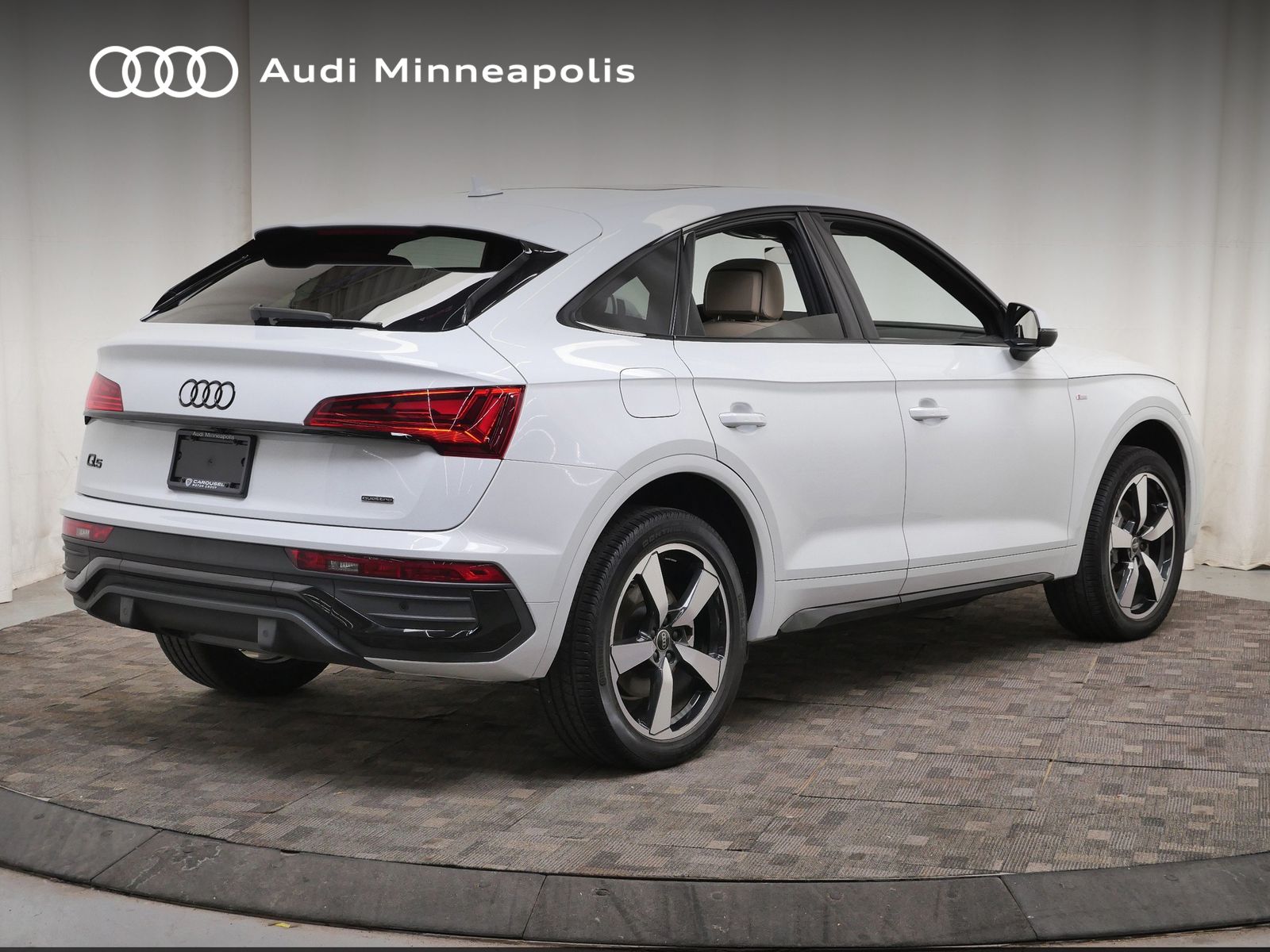 Thumbnail: 2023 Audi Q5 - 8