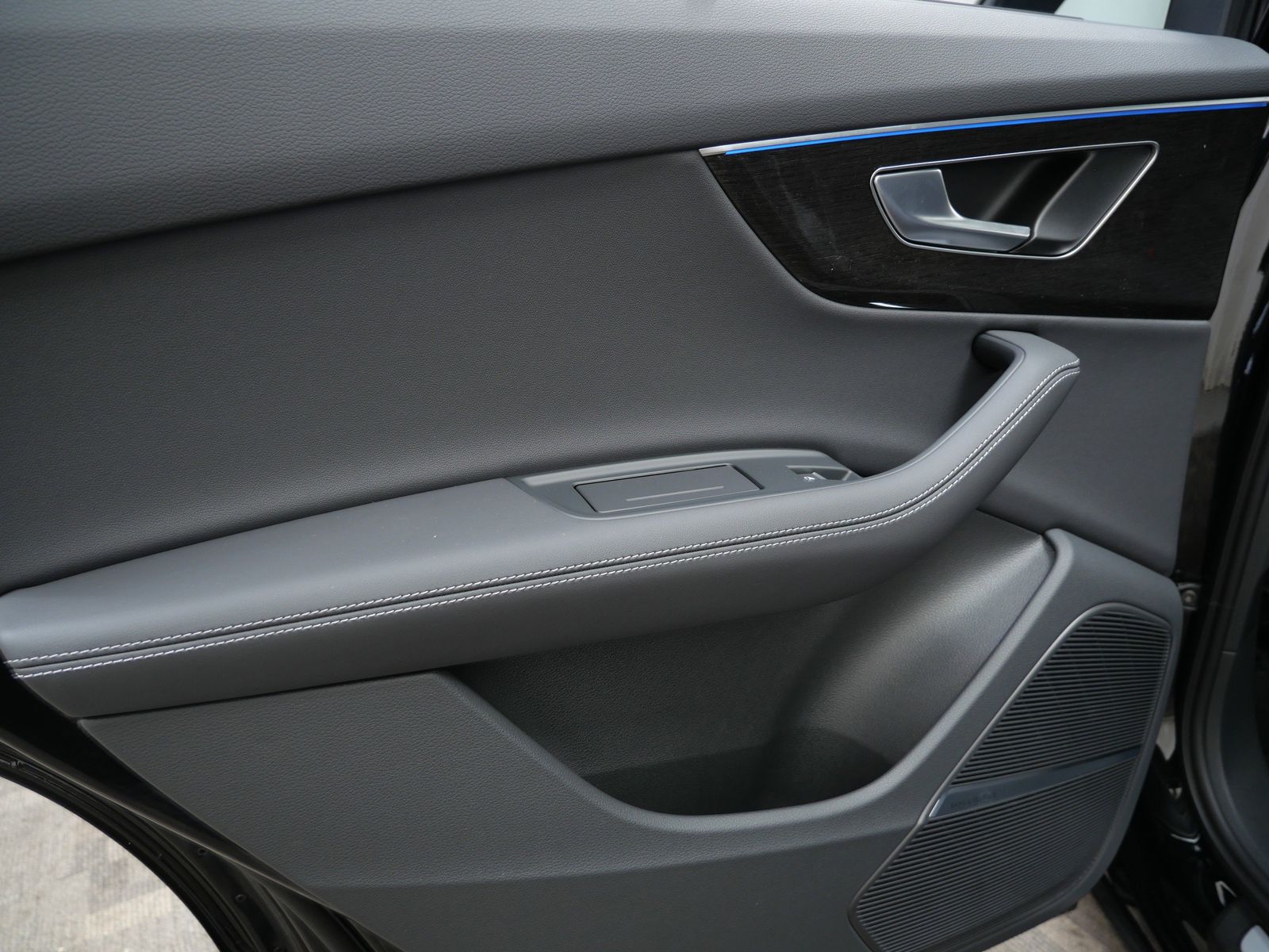 Thumbnail: 2026 Audi Q7 - 13