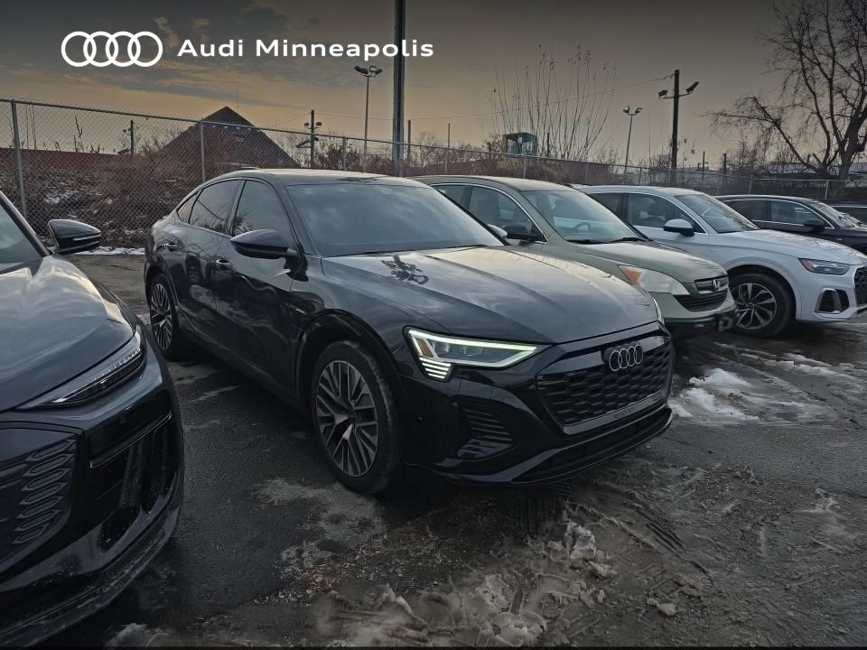 Thumbnail: 2024 Audi Q8 e-tron - 2